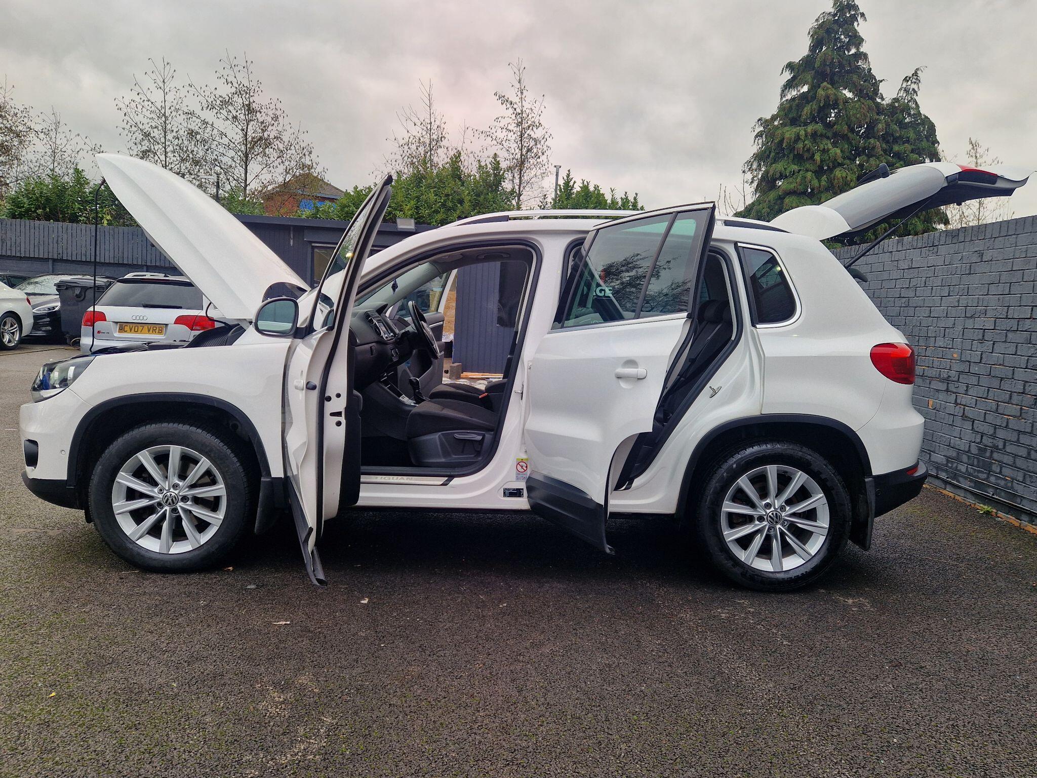 Volkswagen Tiguan - Image 16