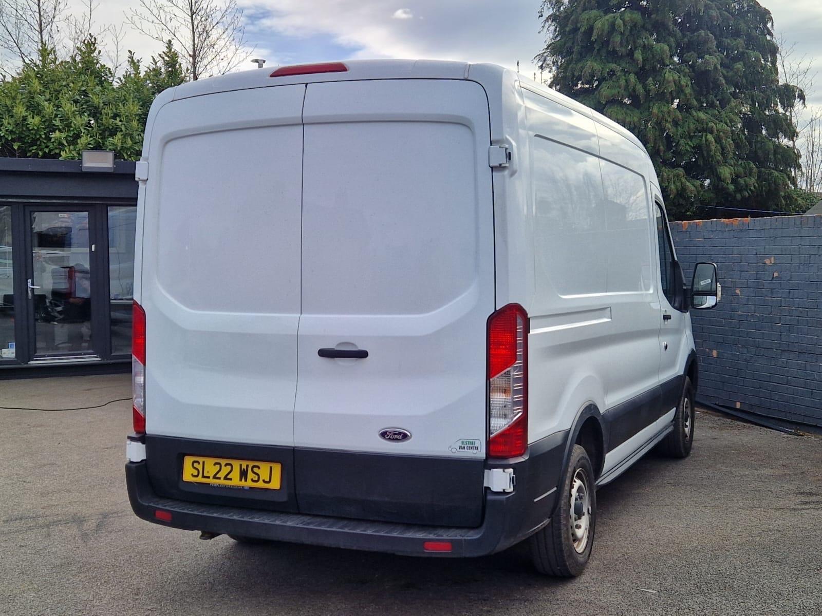 Ford Transit - Image 9