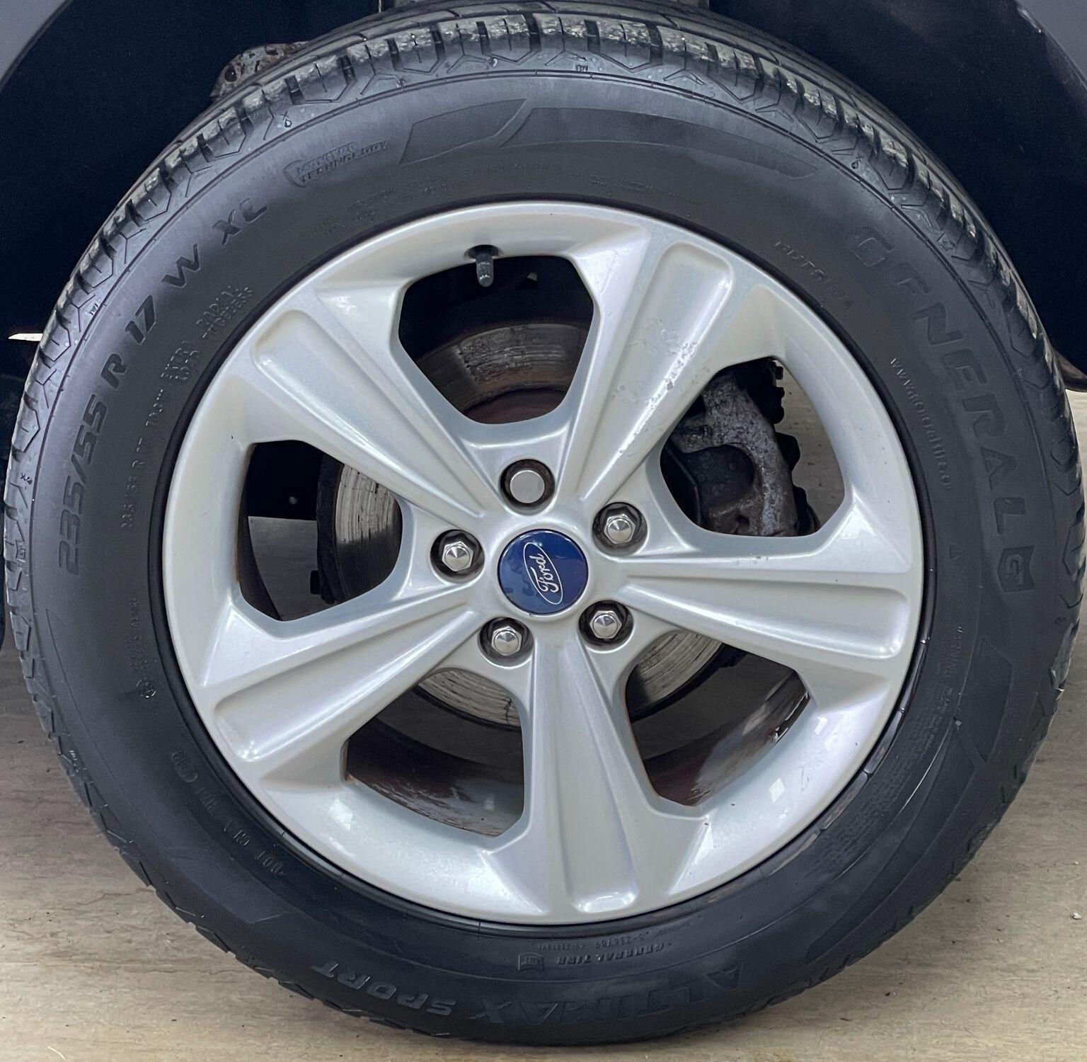 Ford Kuga - Image 13