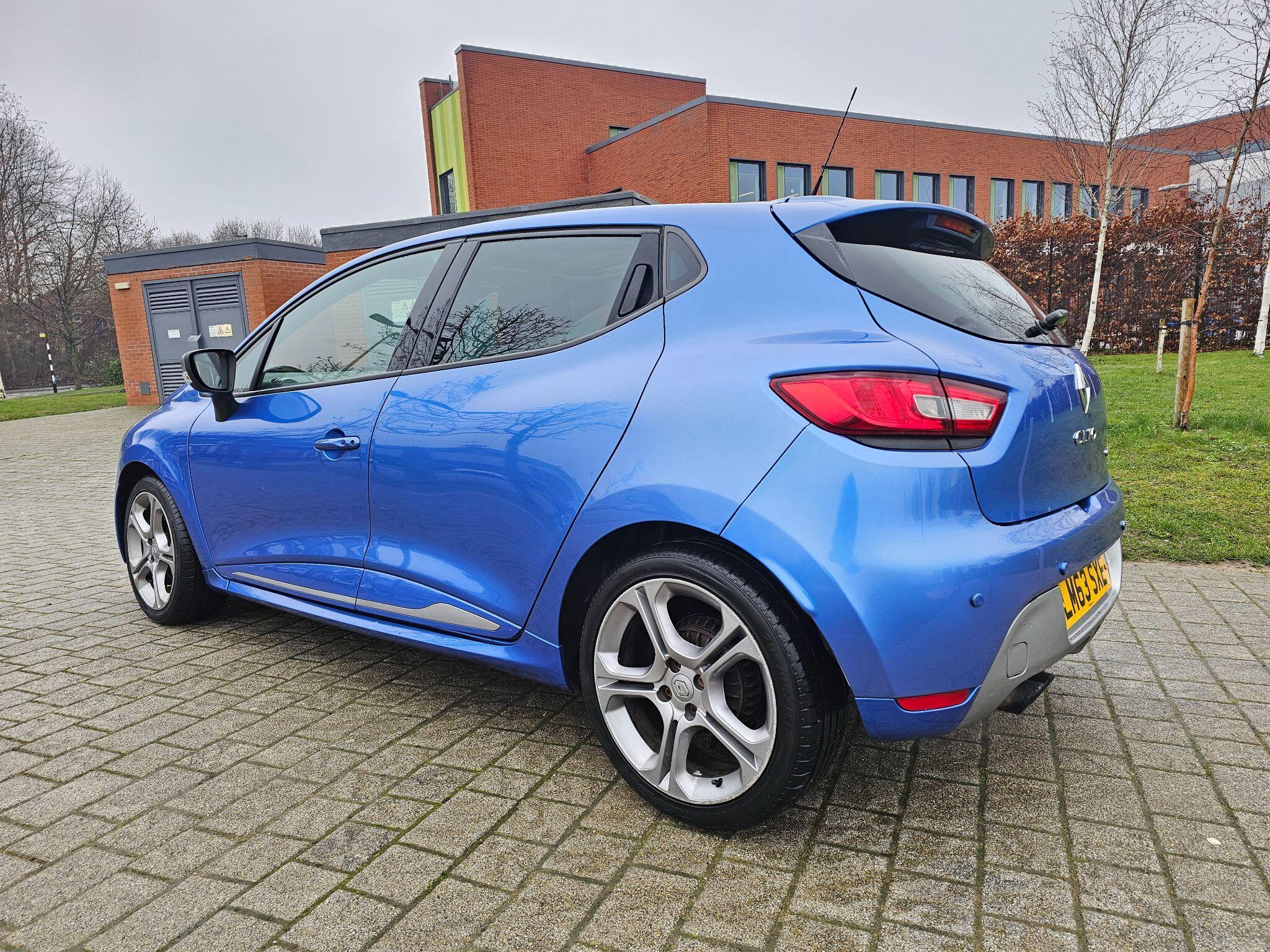 Renault Clio - Image 13