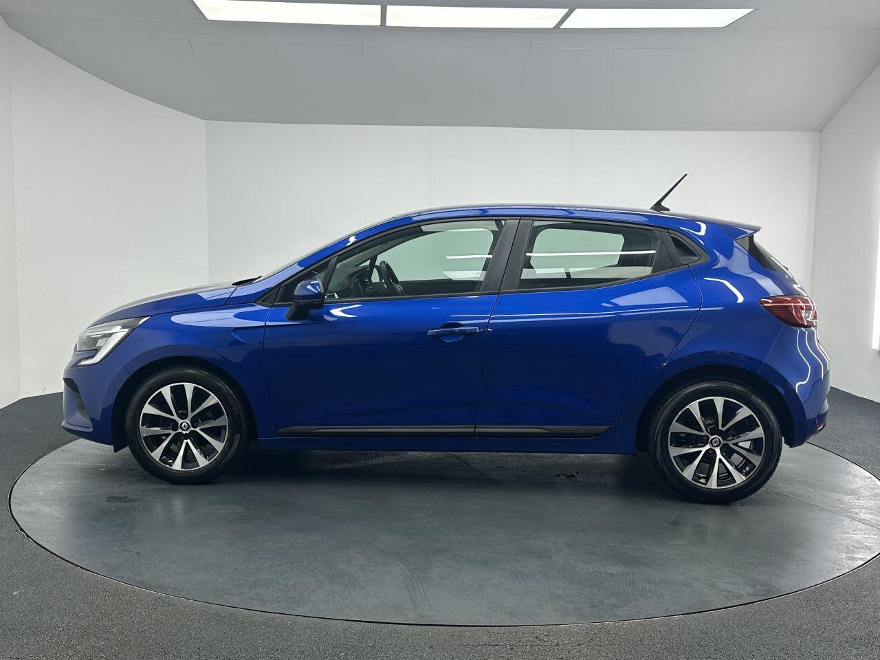 Renault Clio - Image 7