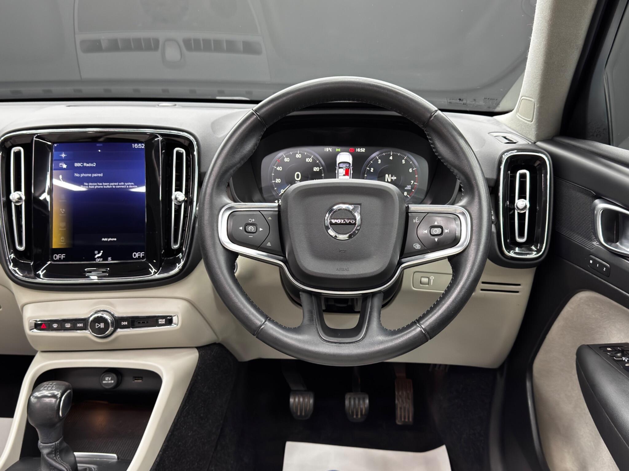 Volvo XC40 - Image 18