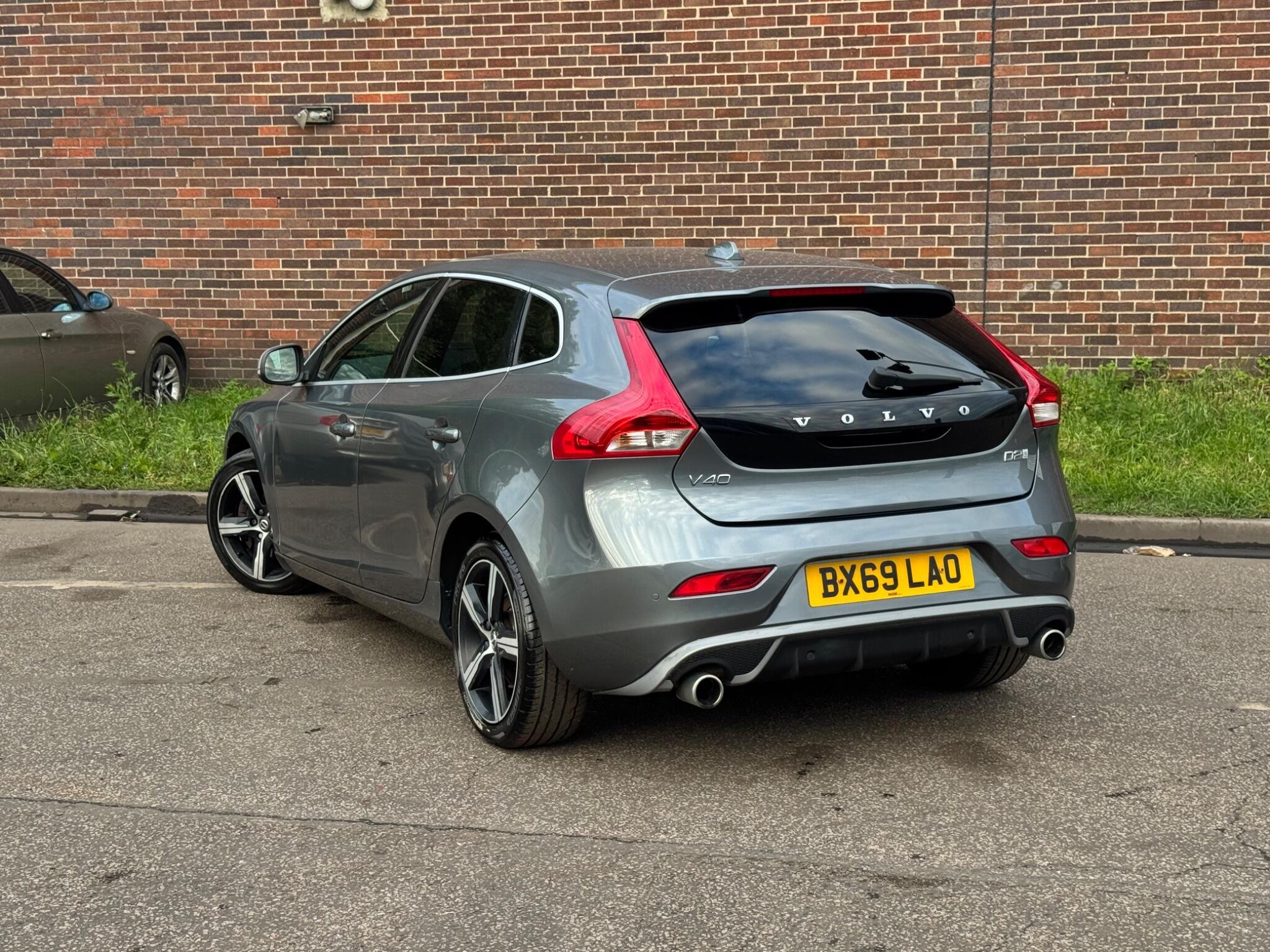 Volvo V40 - Image 4