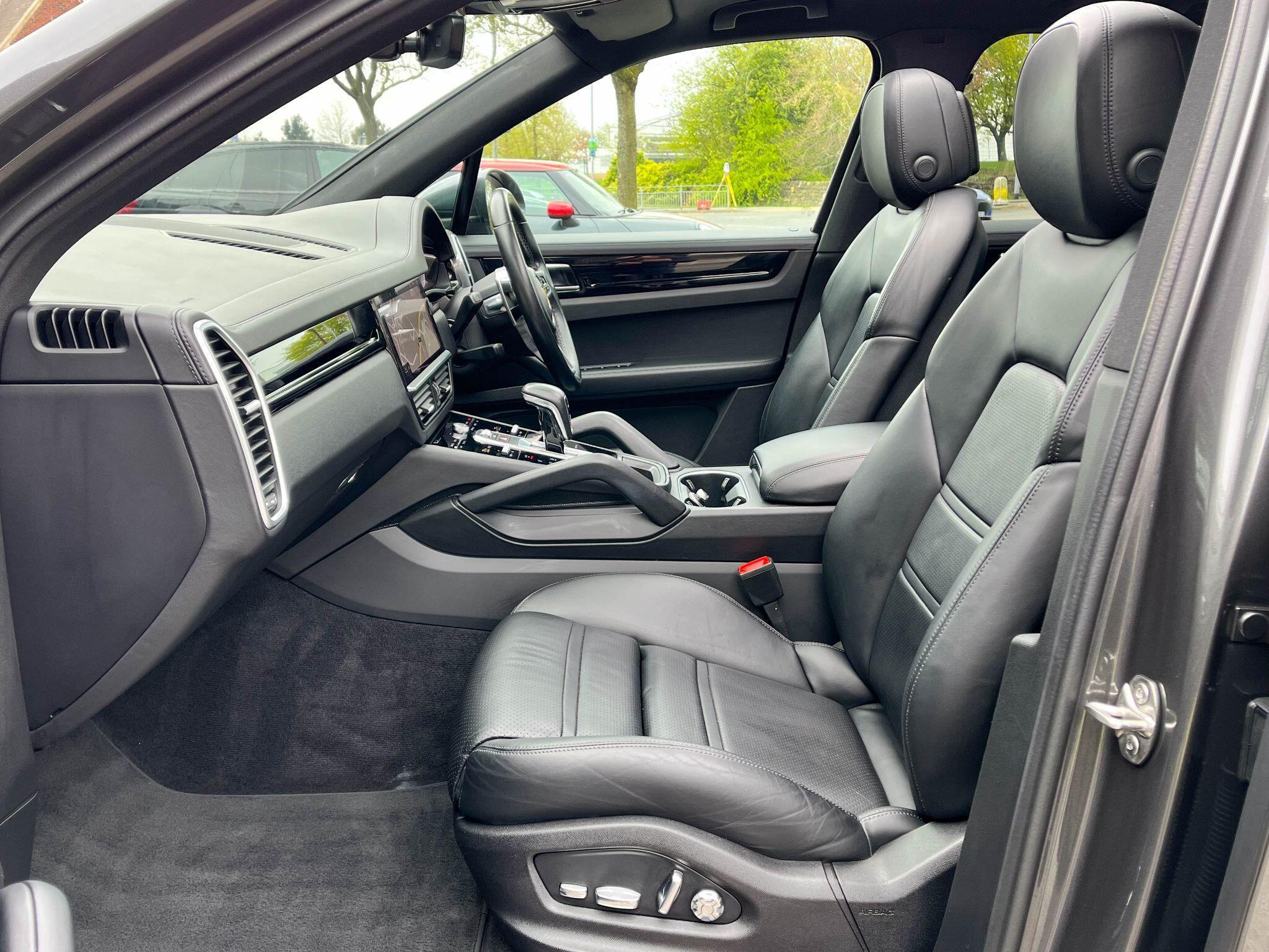Porsche Cayenne - Image 7
