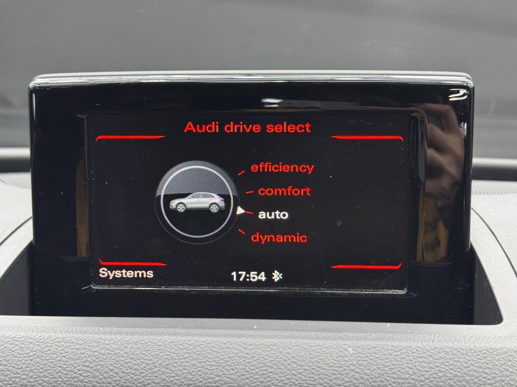 Audi Q3 - Image 32
