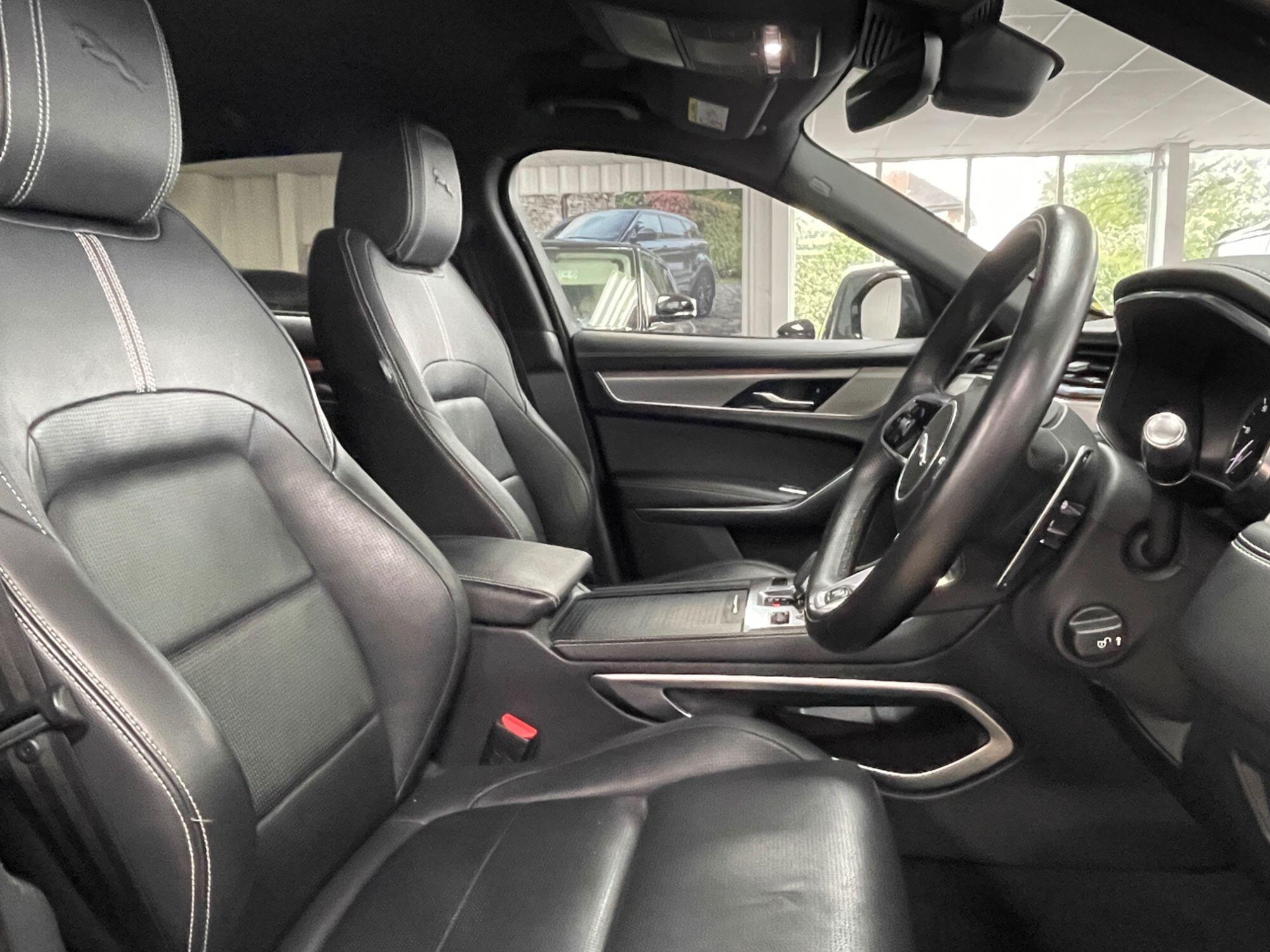 Jaguar F-Pace - Image 24