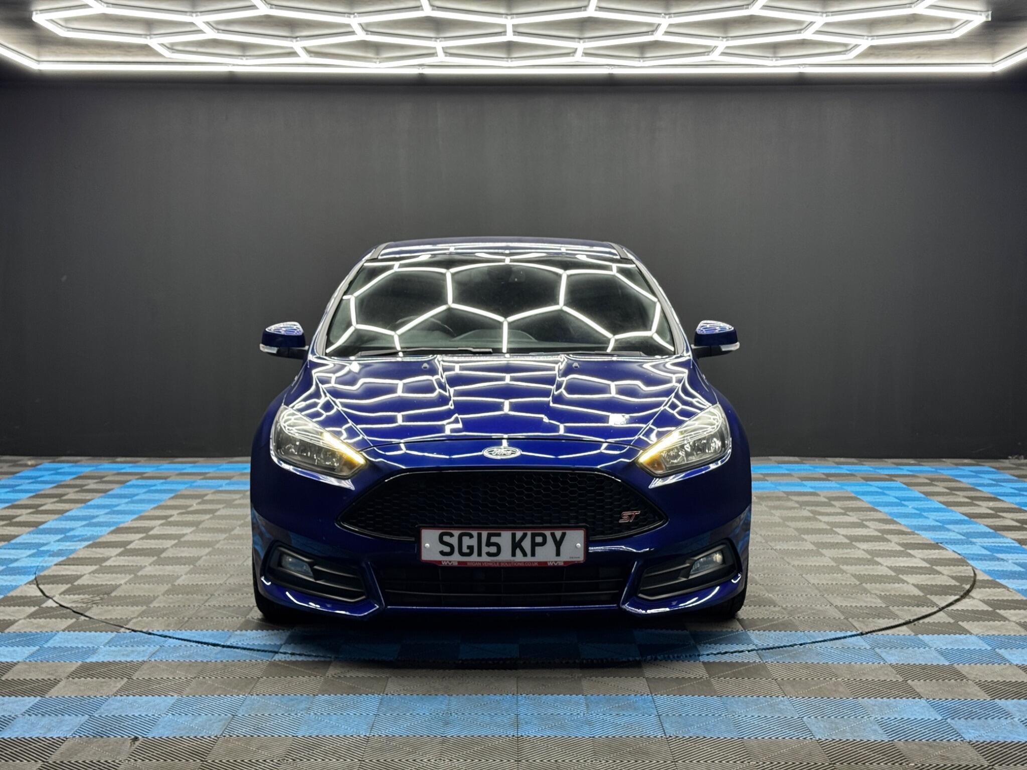 Ford Focus - Image 2
