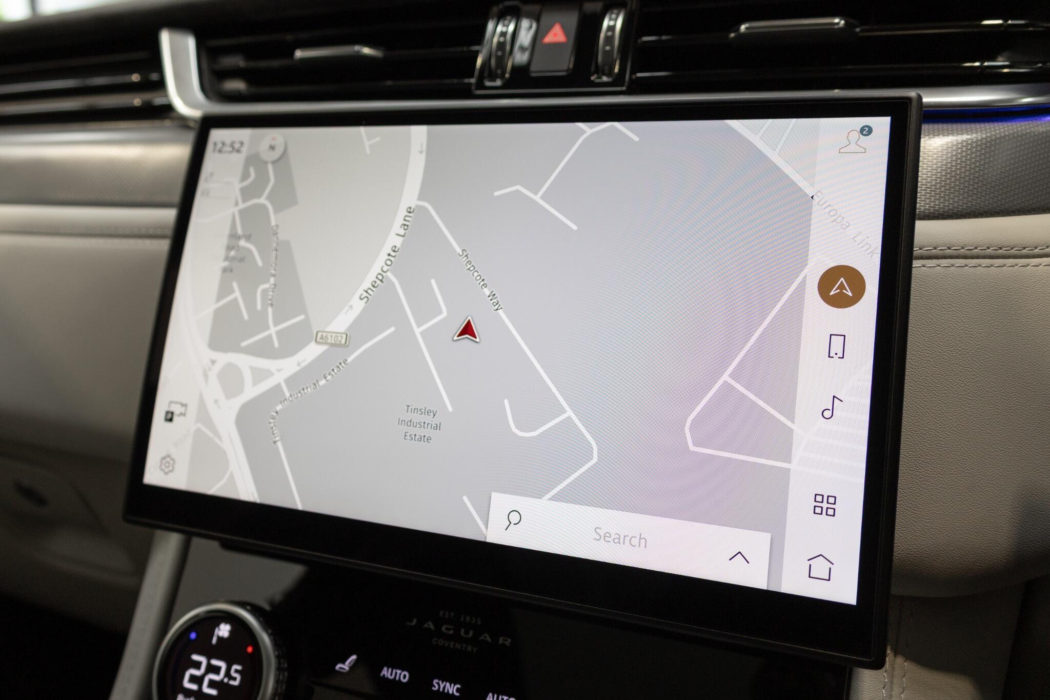 Jaguar F-Pace - Image 38