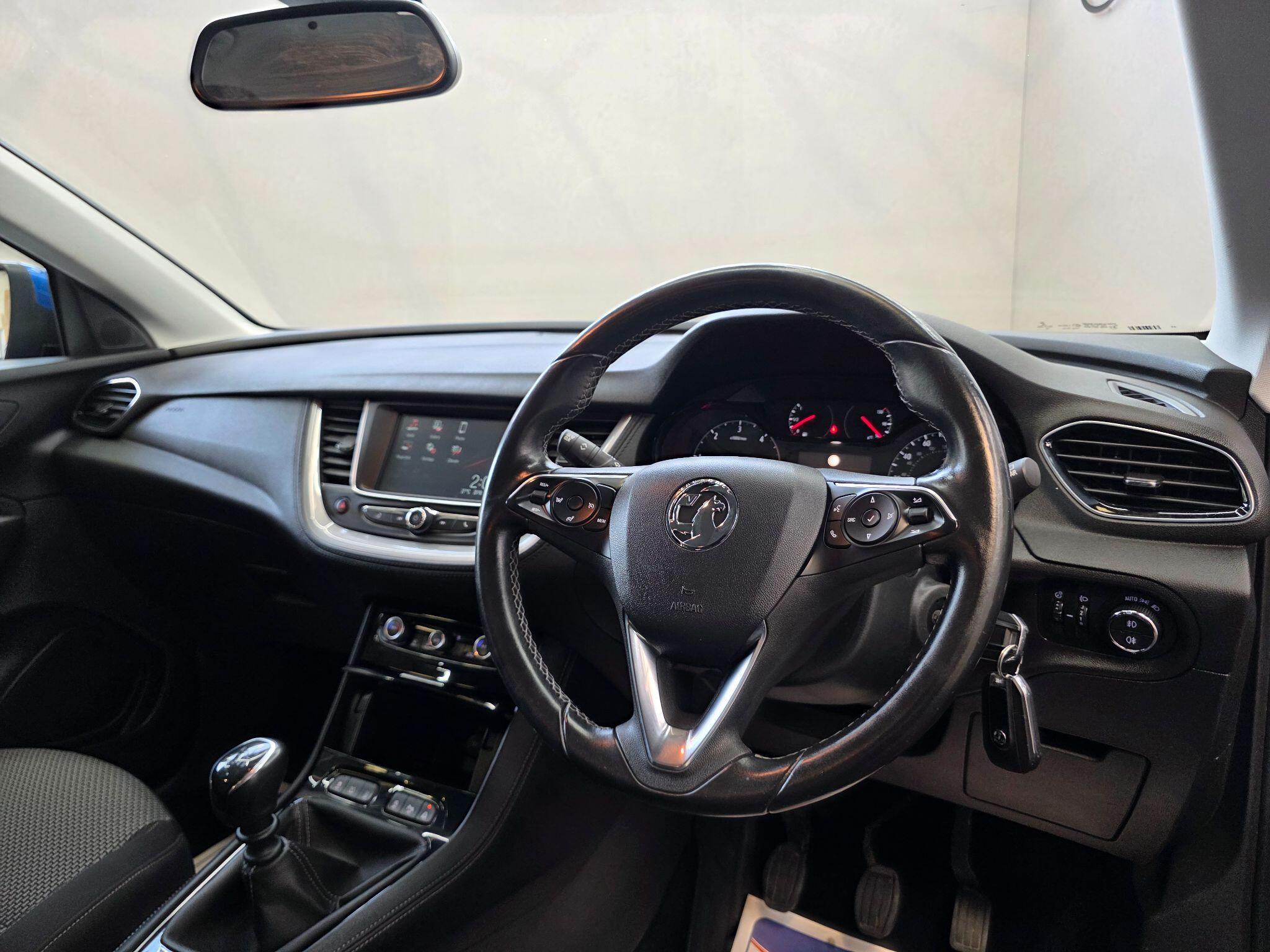 Vauxhall Grandland X - Image 11