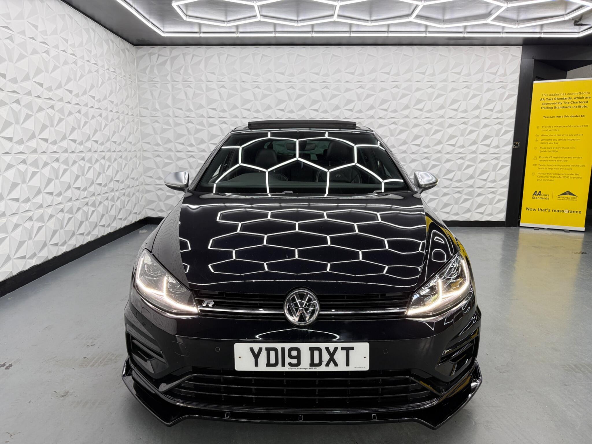 Volkswagen Golf - Image 4