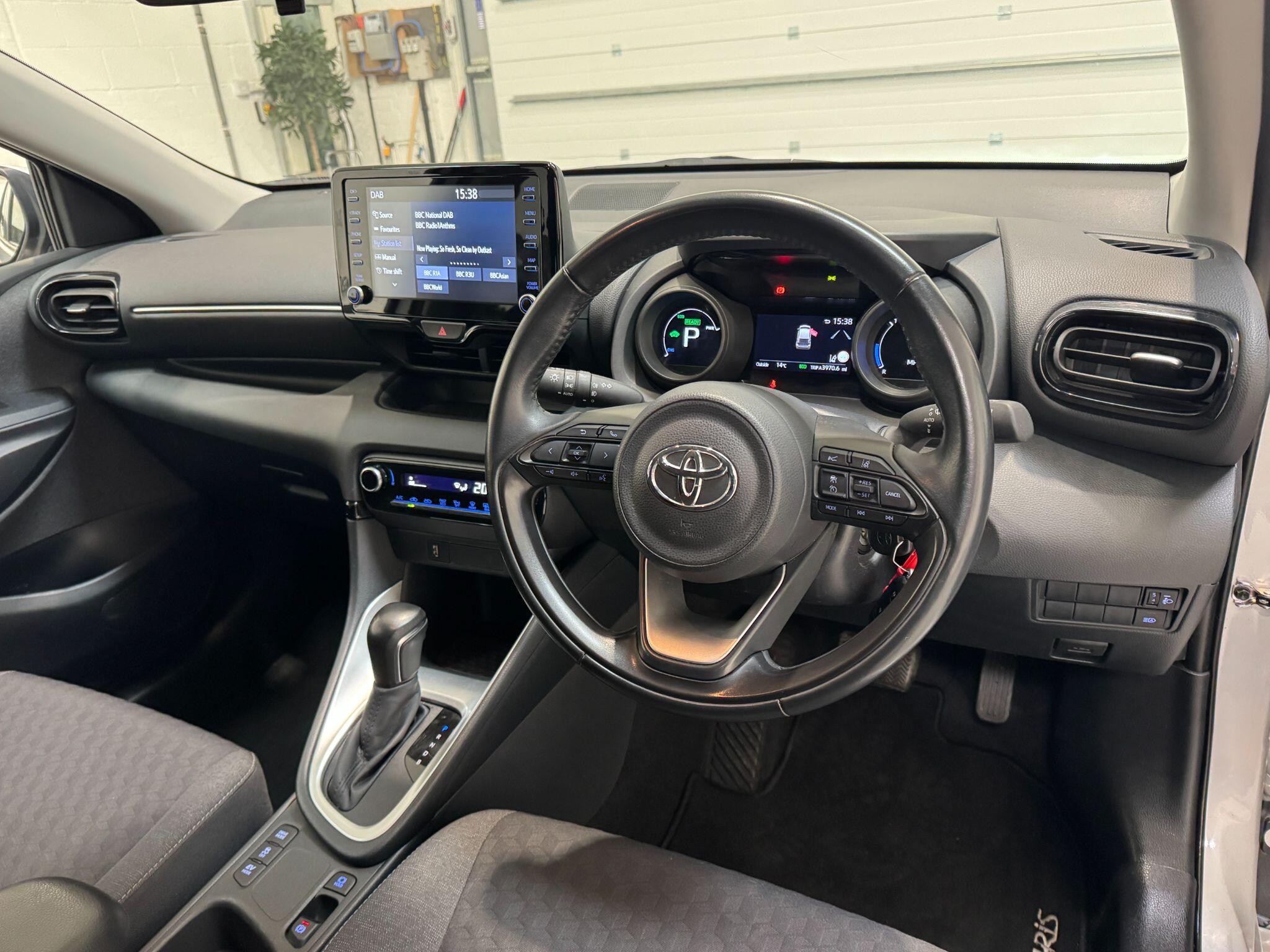 Toyota Yaris - Image 14