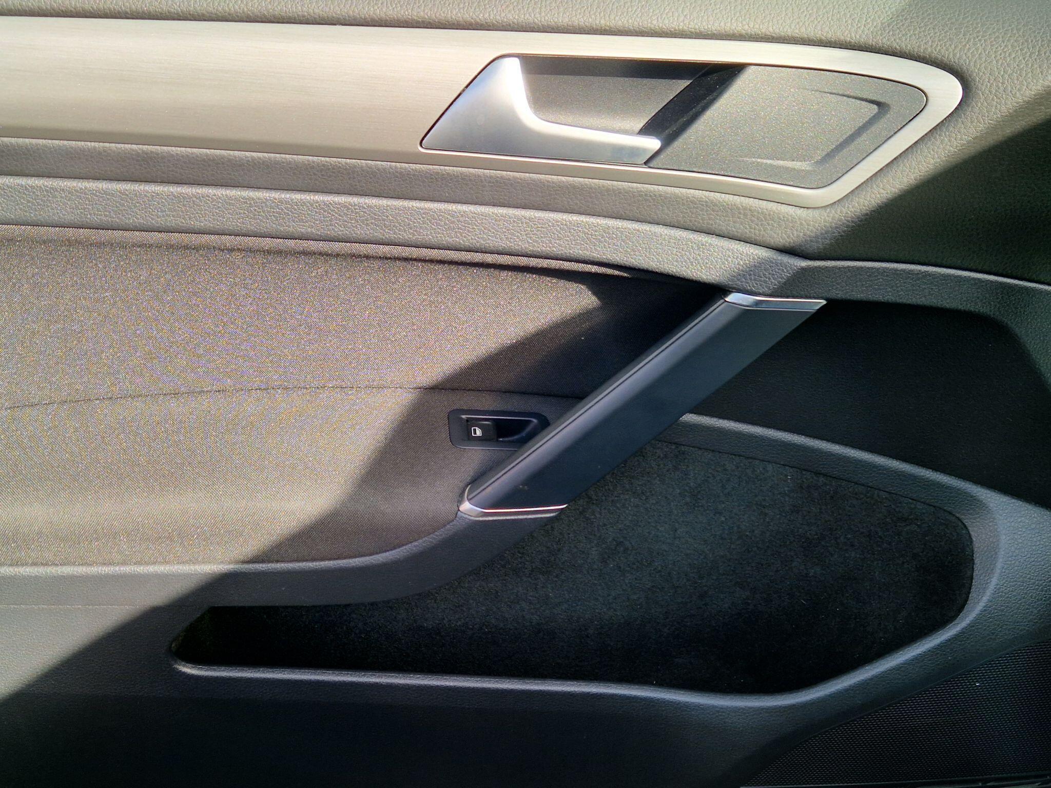 Volkswagen Golf - Image 37