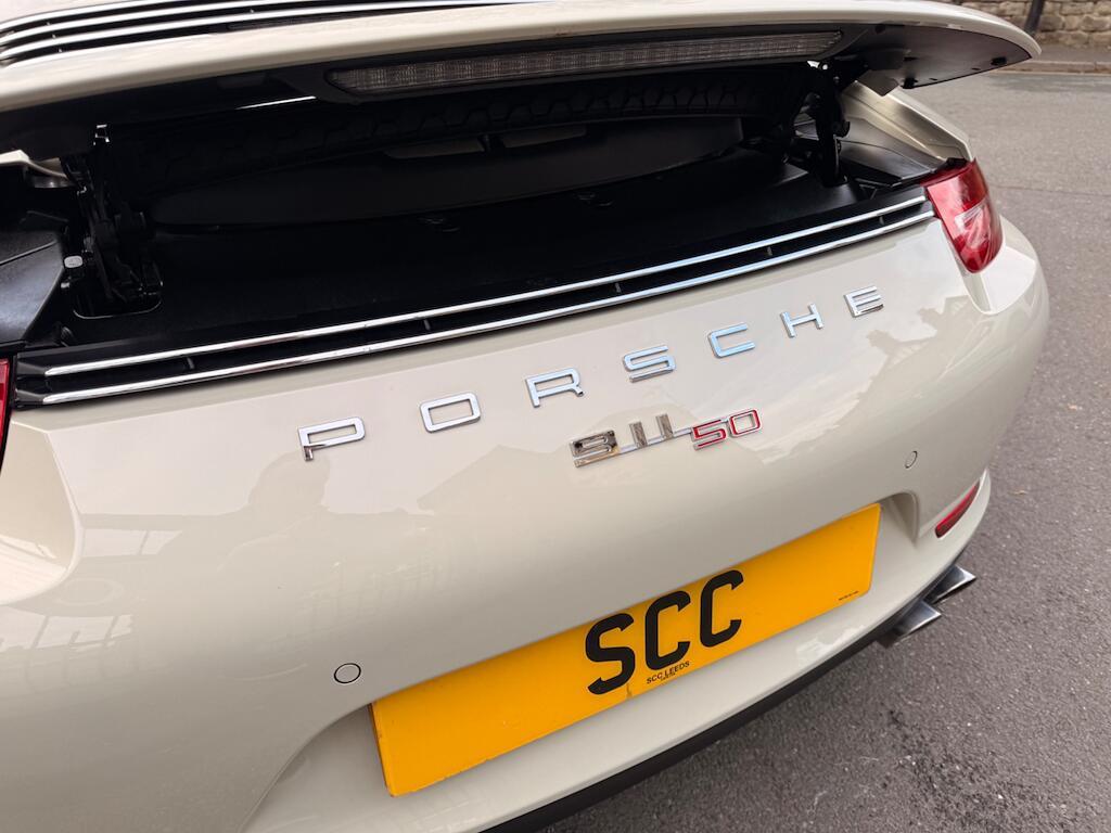 Porsche 911 - Image 31