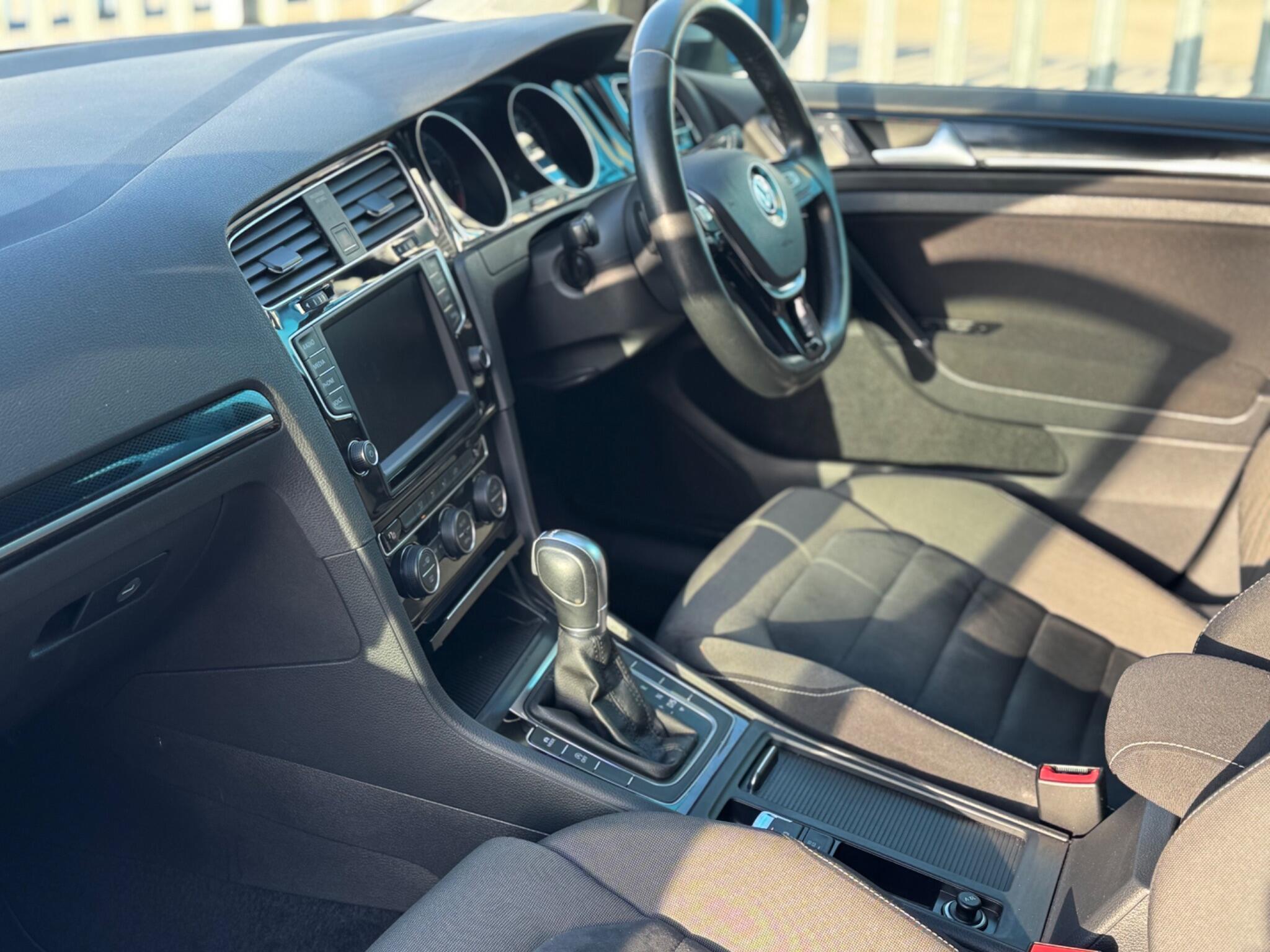 Volkswagen Golf - Image 55