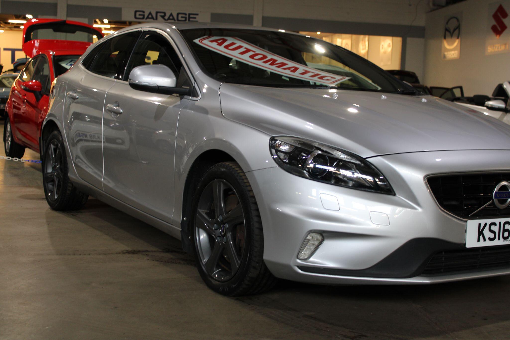 Volvo V40 - Image 9