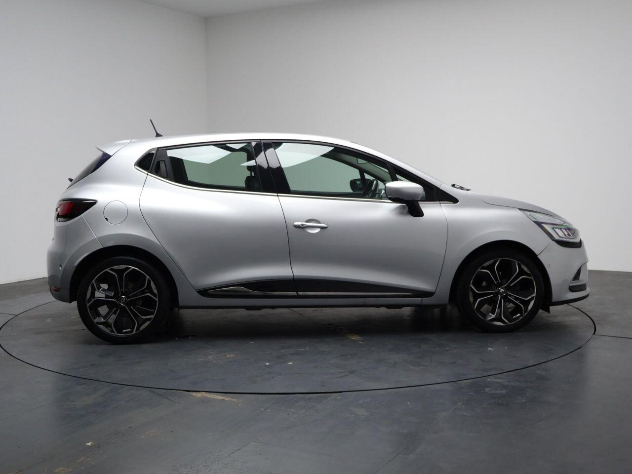 Renault Clio - Image 15