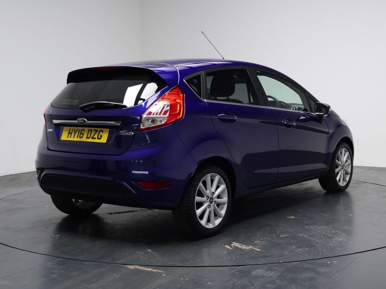 Ford Fiesta - Image 12