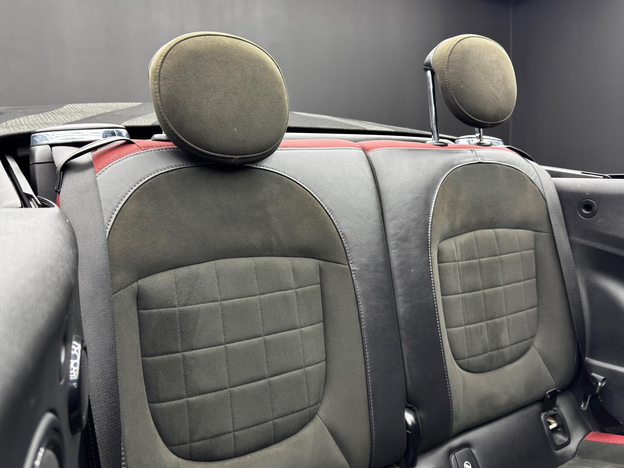 MINI Convertible - Image 14