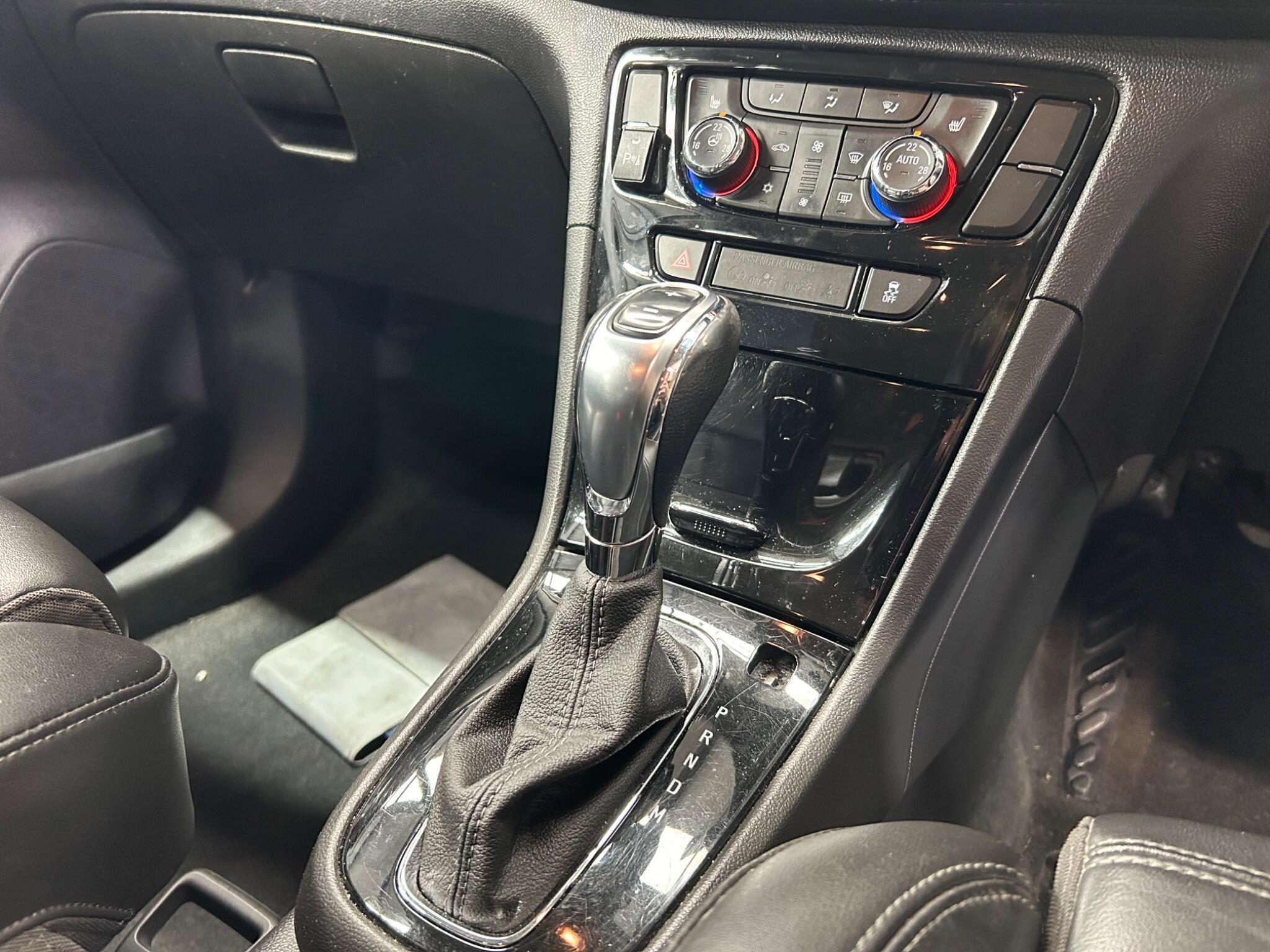 Vauxhall Mokka X - Image 12