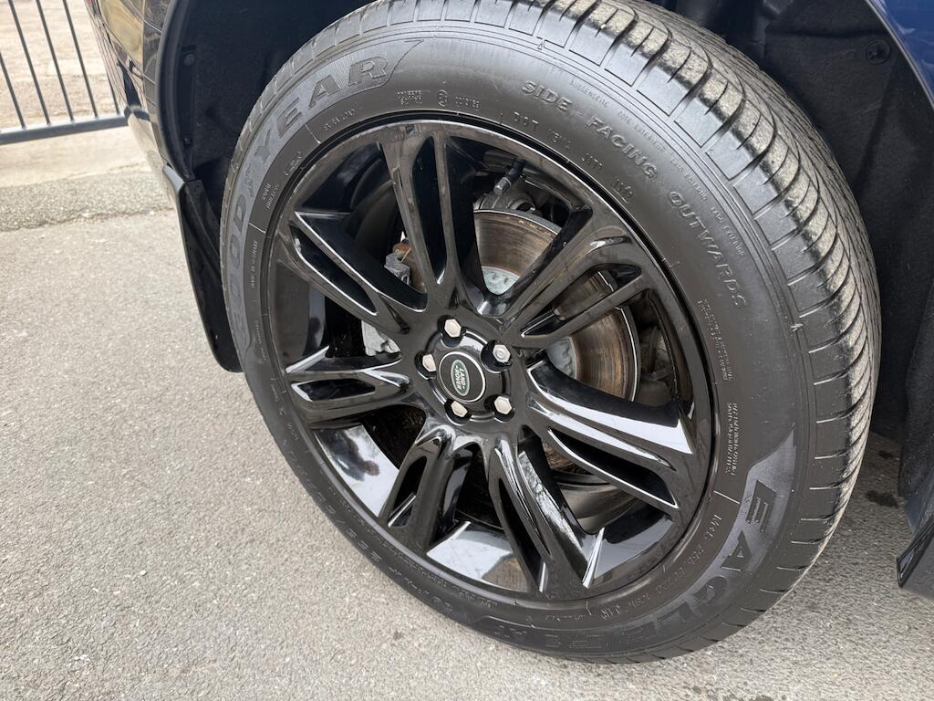 Land Rover Range Rover Velar - Image 12