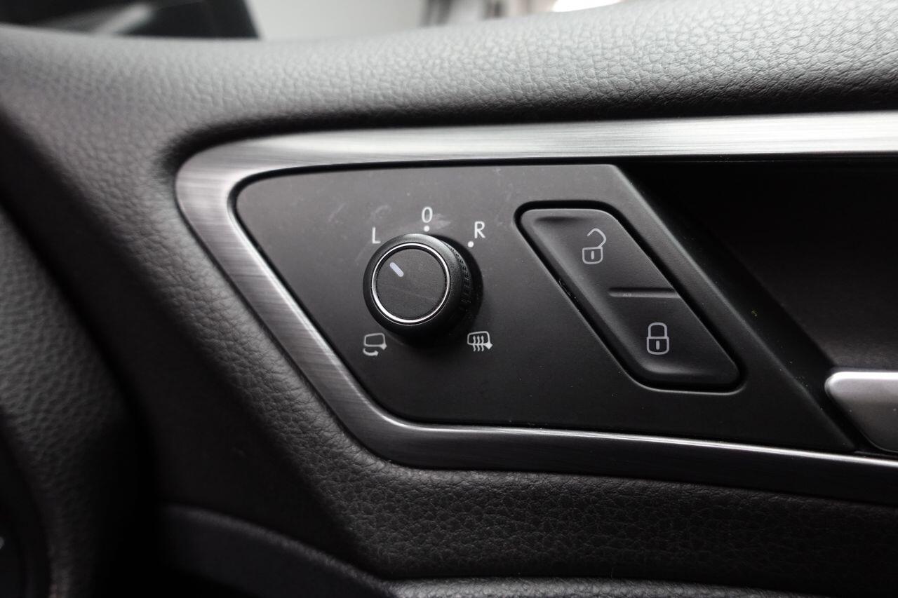 Volkswagen Golf - Image 50