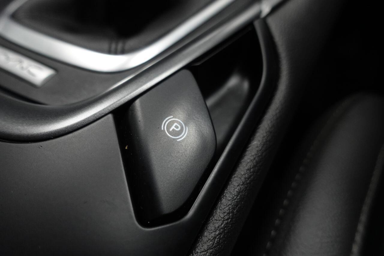 Ford Mondeo - Image 50