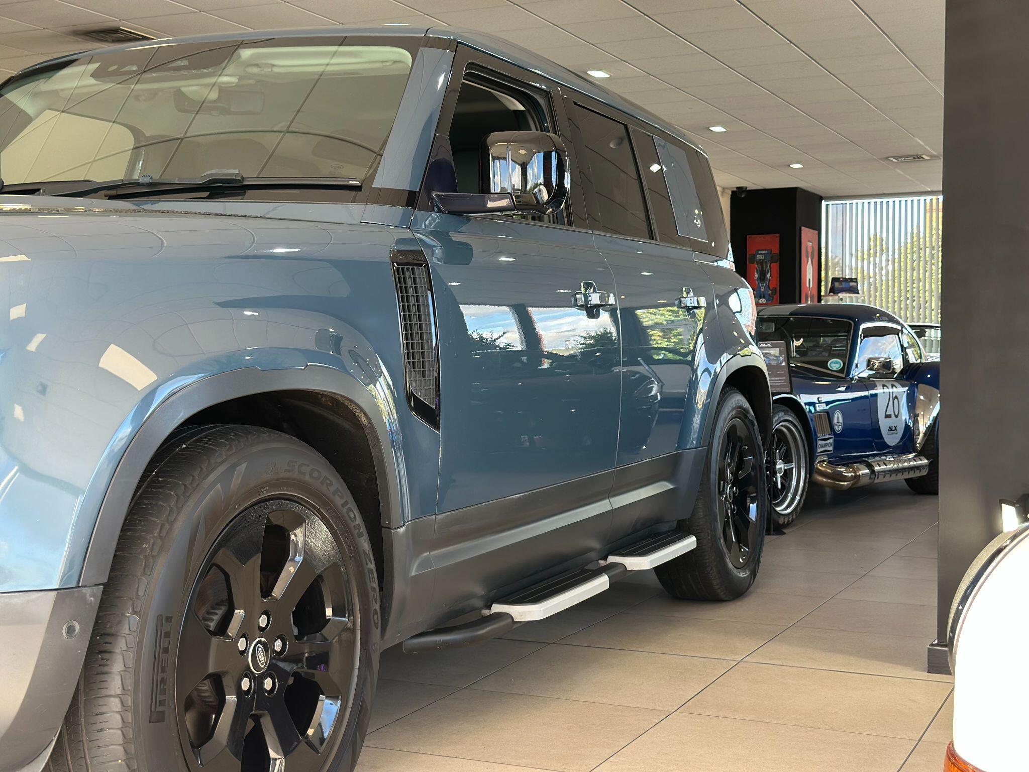 Land Rover Defender 110 - Image 11
