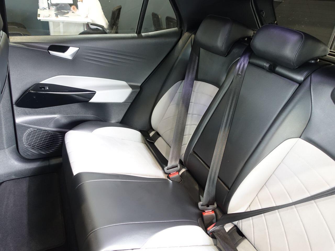 Volkswagen ID.3 - Image 18