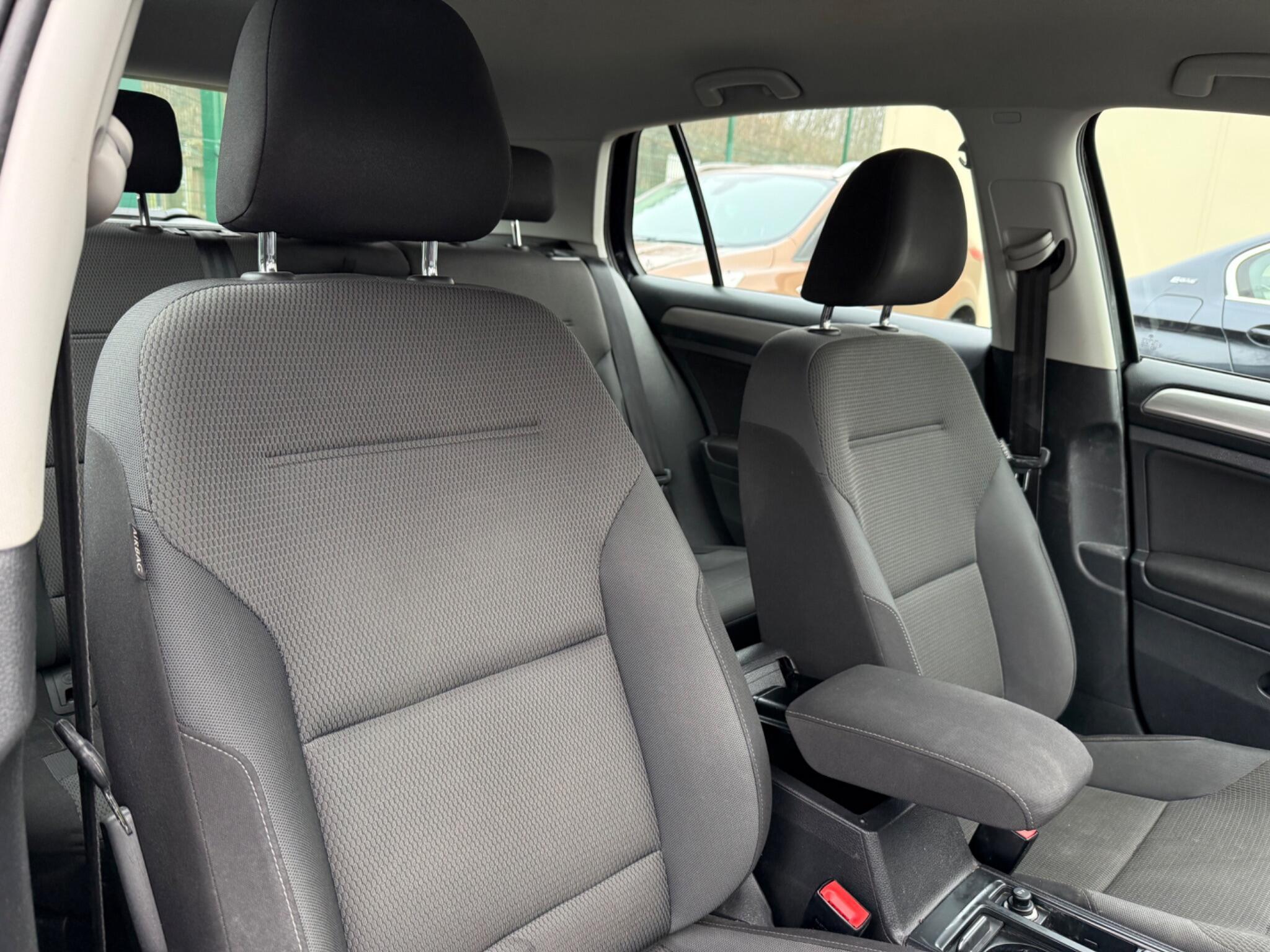 Volkswagen Golf - Image 21