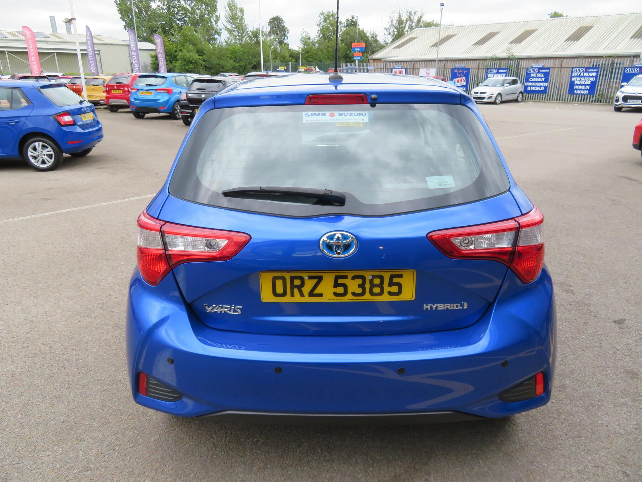 Toyota Yaris - Image 9