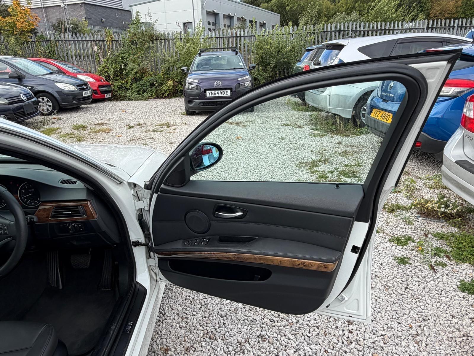 BMW 3 Series - Image 9