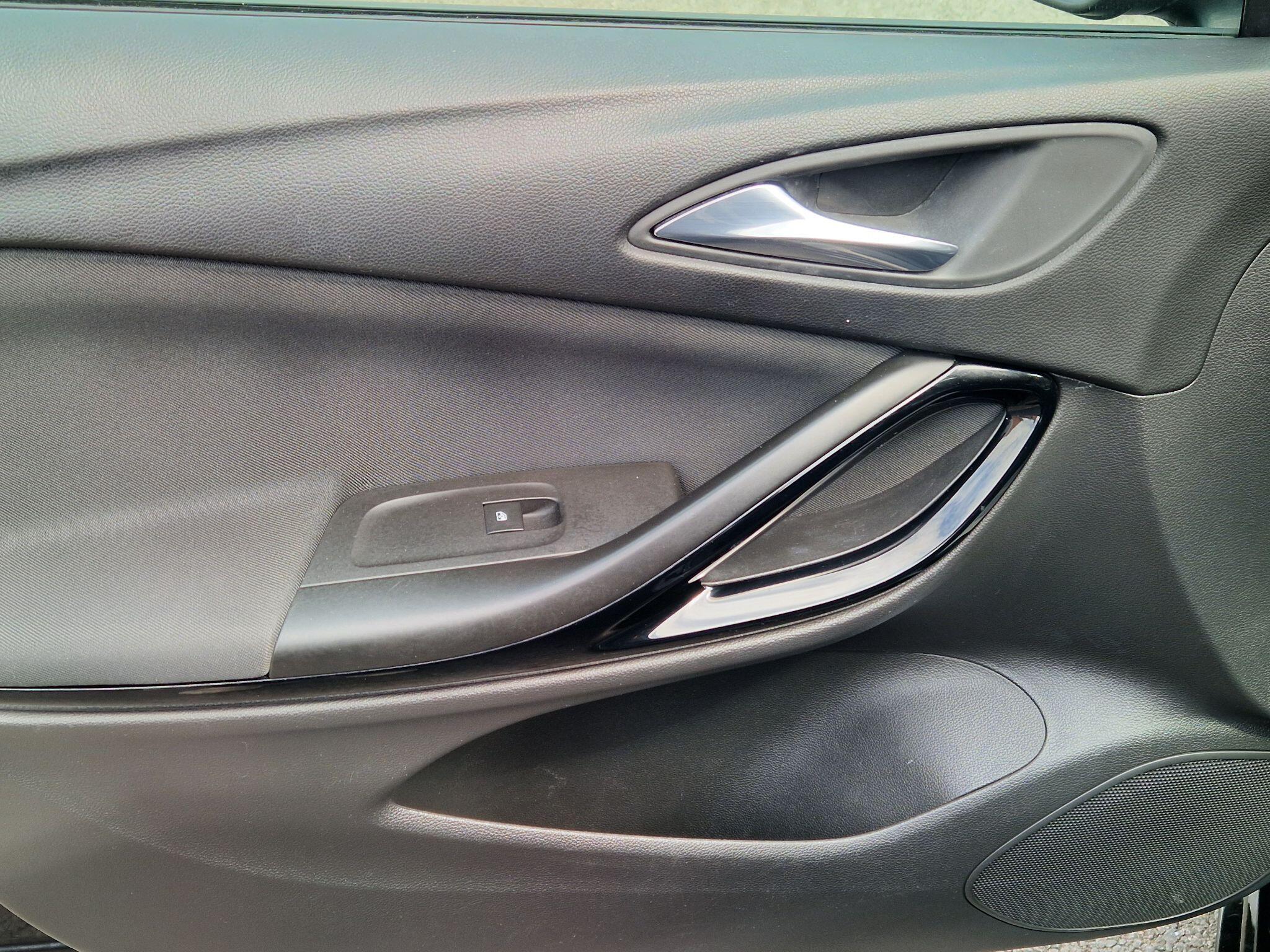 Vauxhall Astra - Image 38