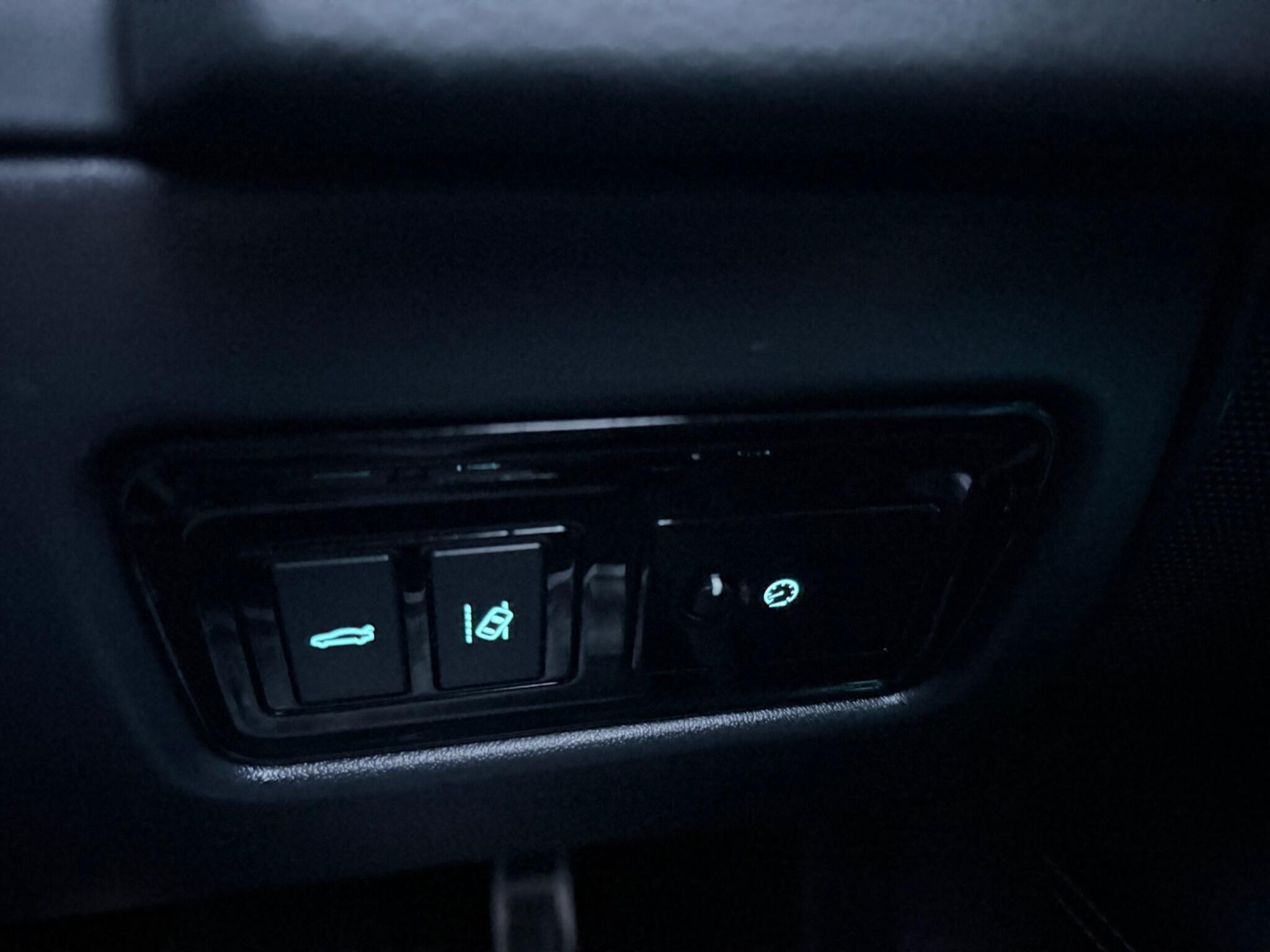 Jaguar XF - Image 66