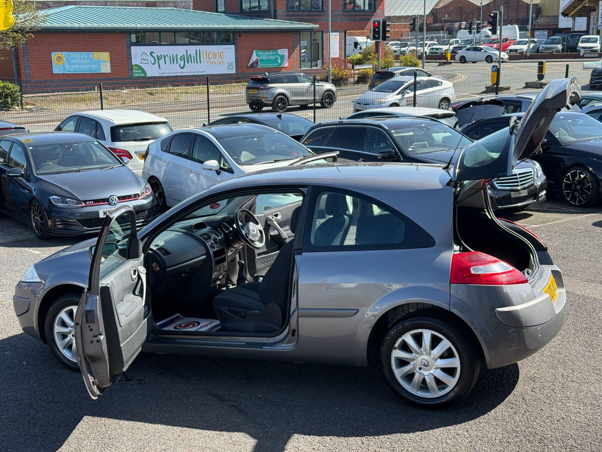 Renault Megane - Image 22