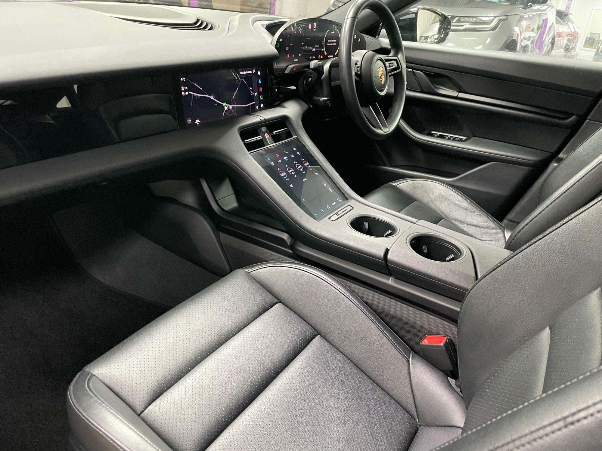 Porsche Taycan - Image 31