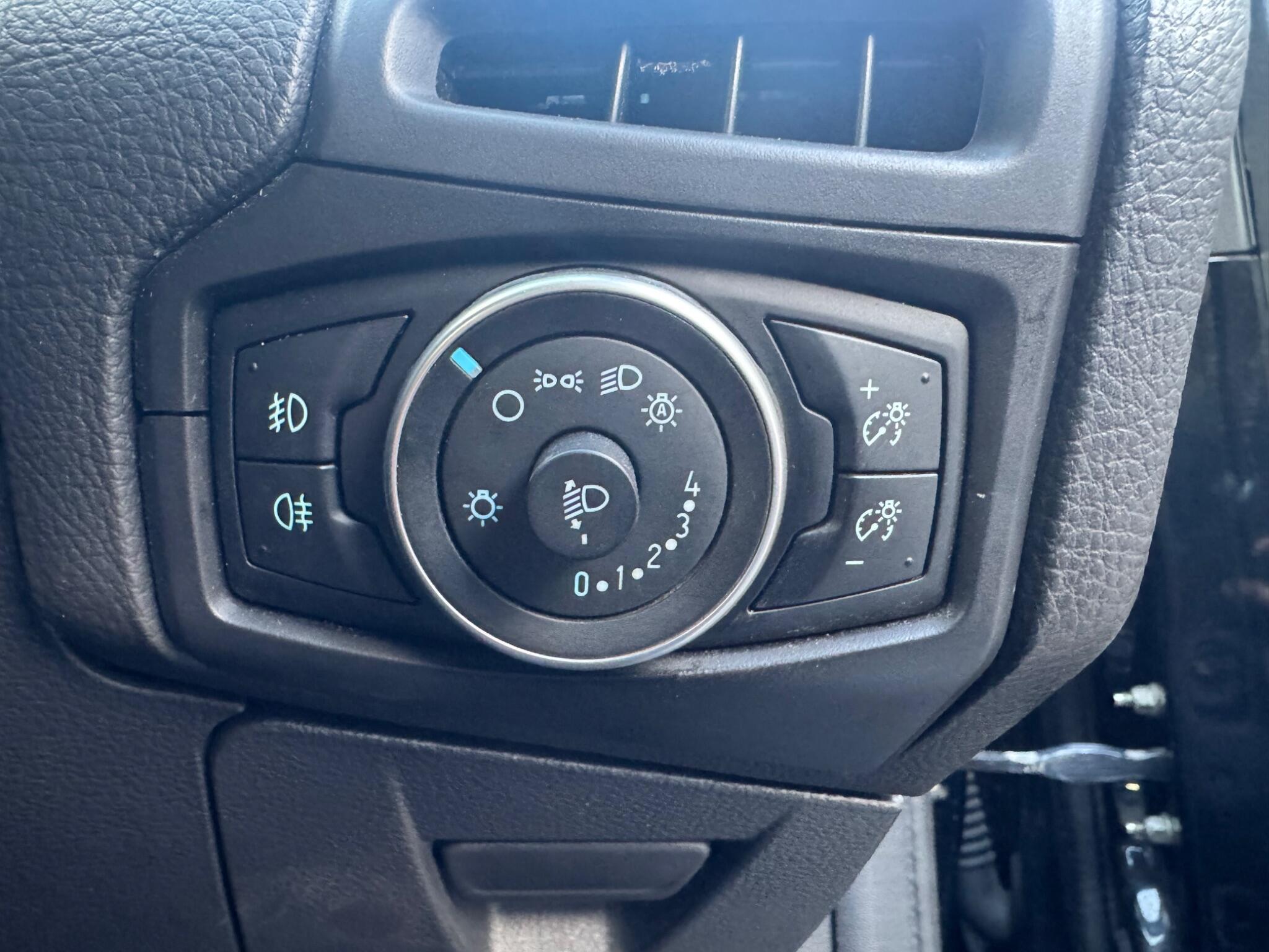Ford Focus - Image 11