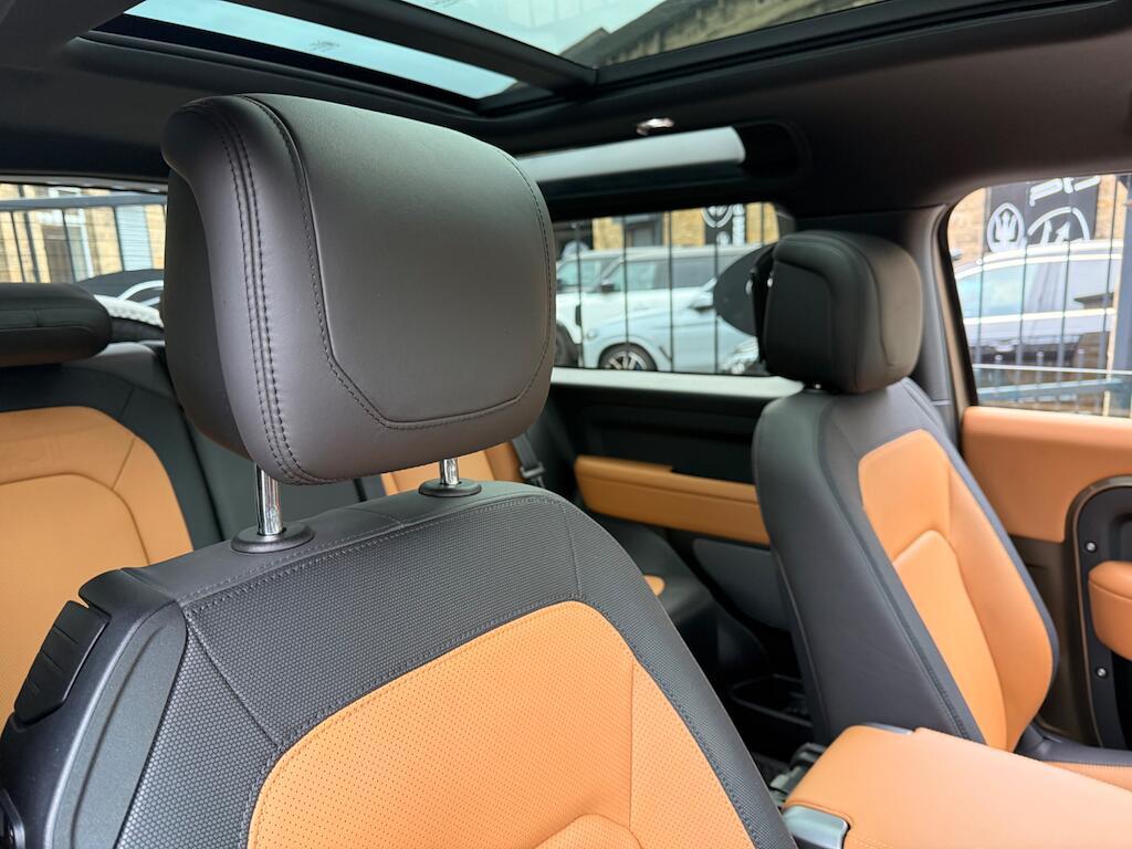 Land Rover Defender 90 - Image 43