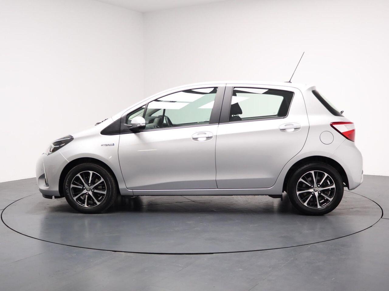 Toyota Yaris - Image 7
