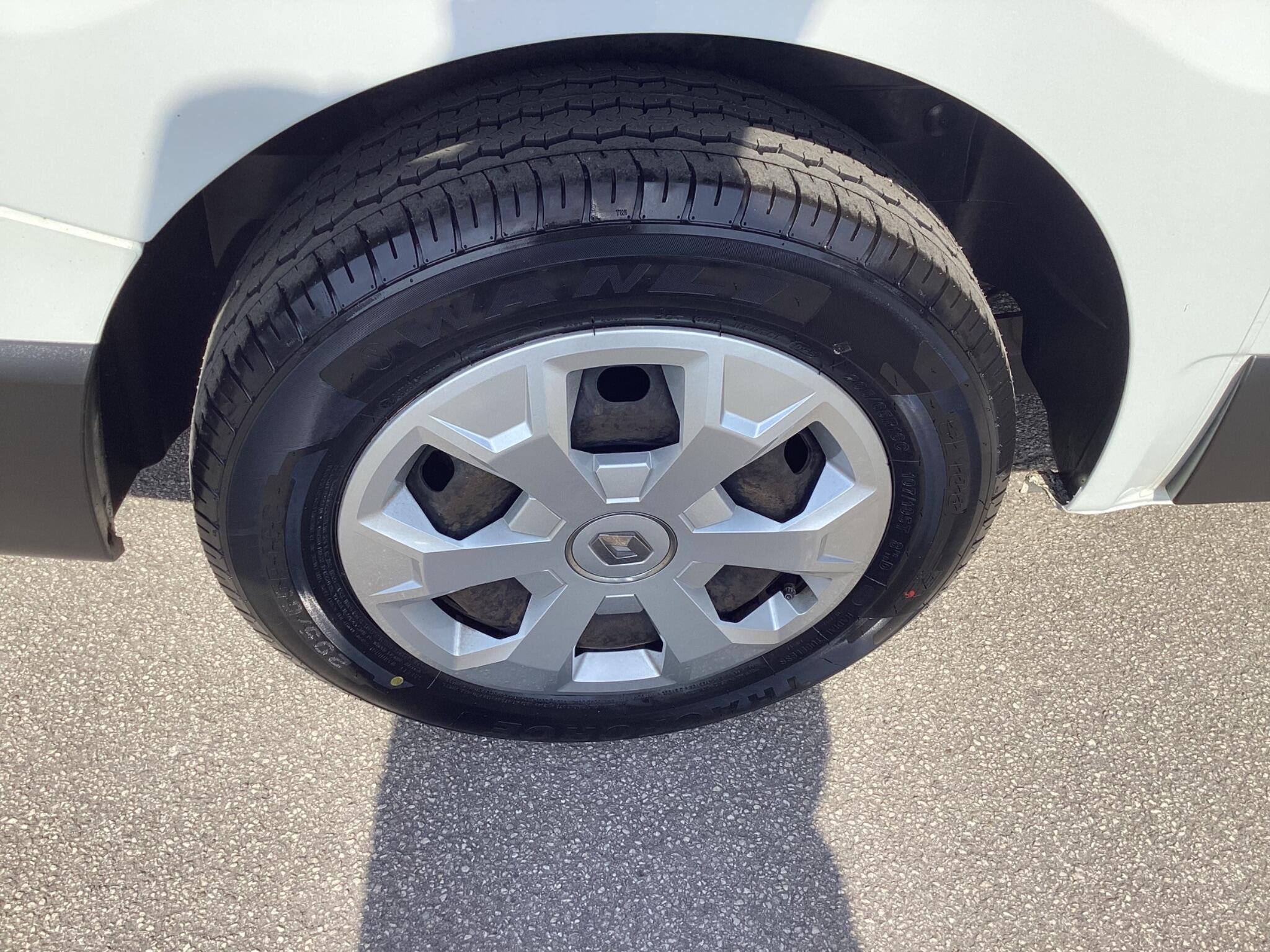 Renault Trafic - Image 8
