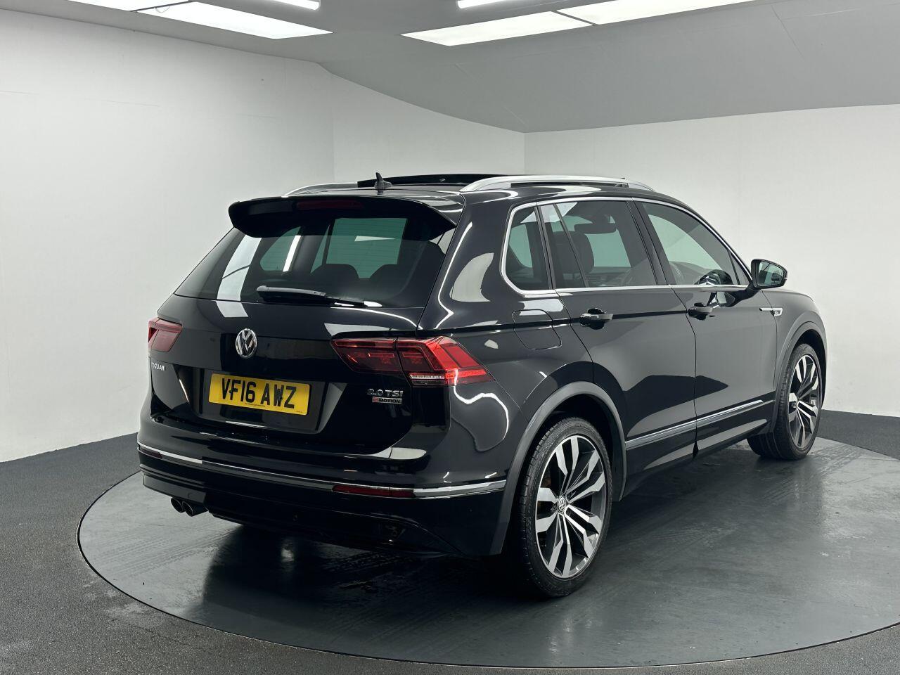 Volkswagen Tiguan - Image 10
