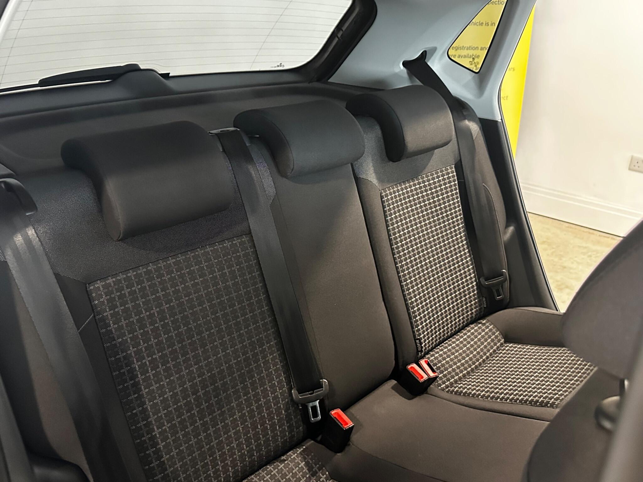 Volkswagen Polo - Image 18