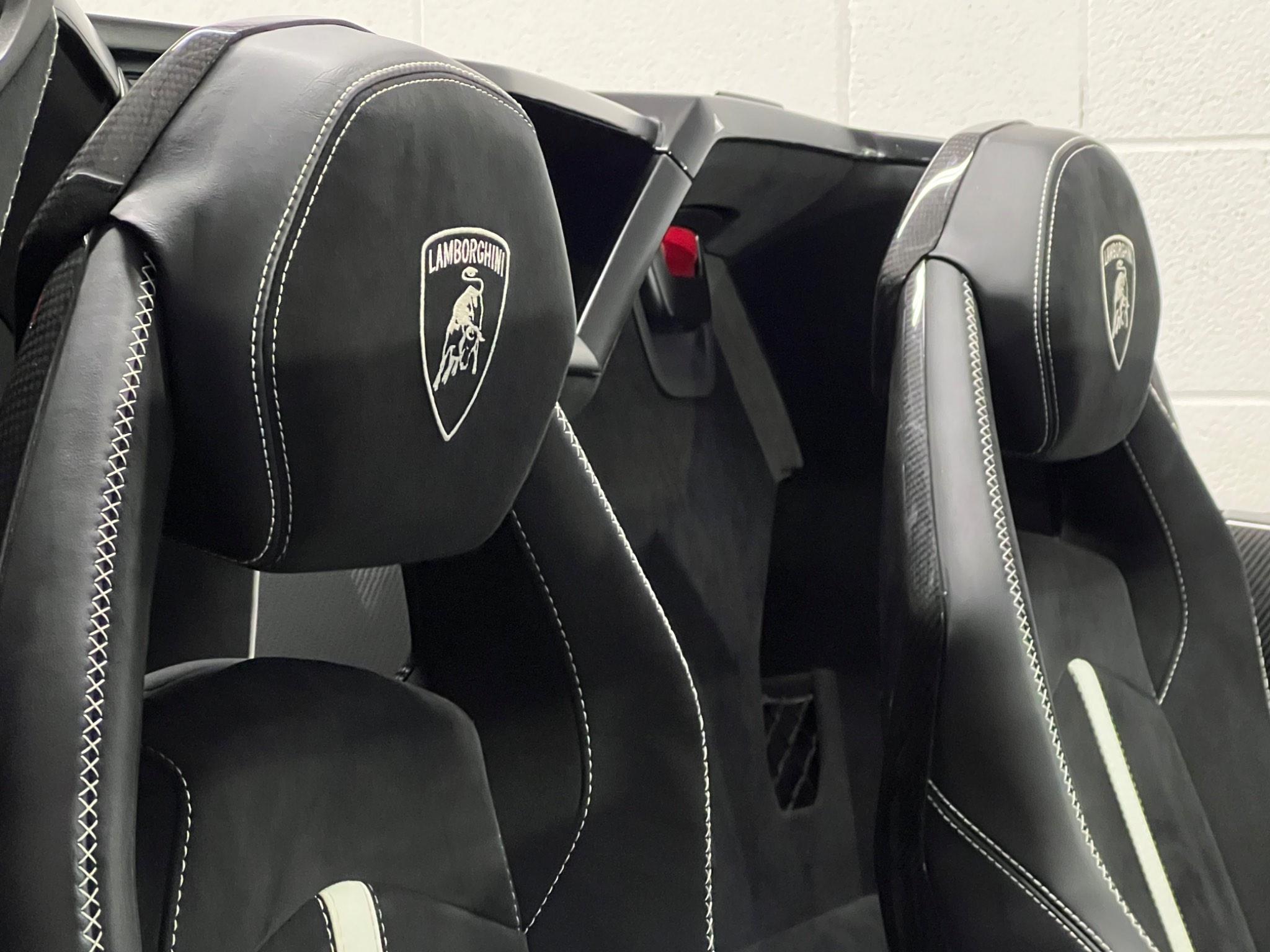 Lamborghini Aventador - Image 13