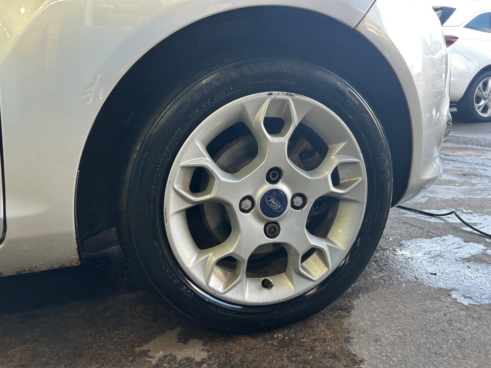 Ford Fiesta - Image 23