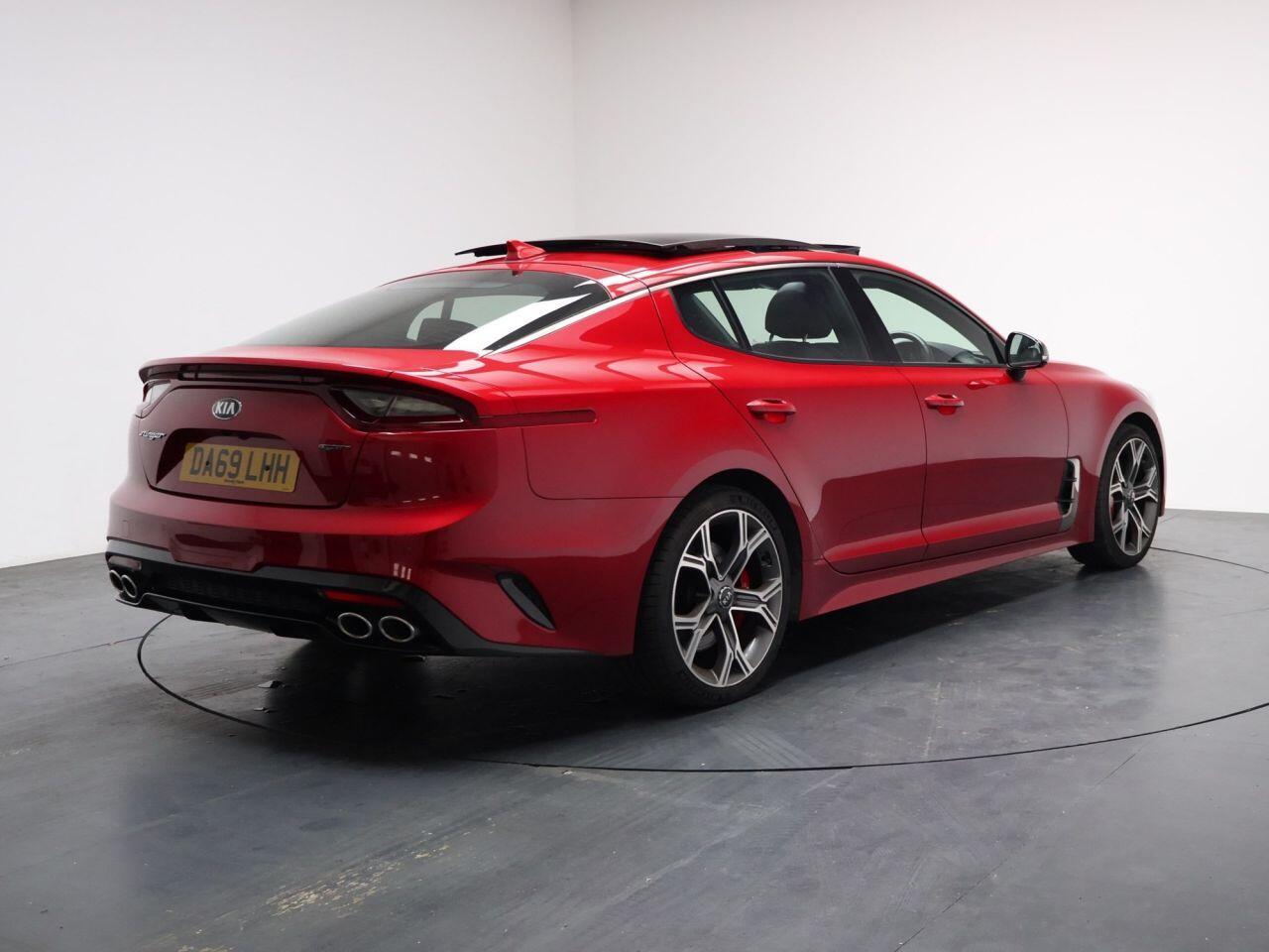 Kia Stinger - Image 12