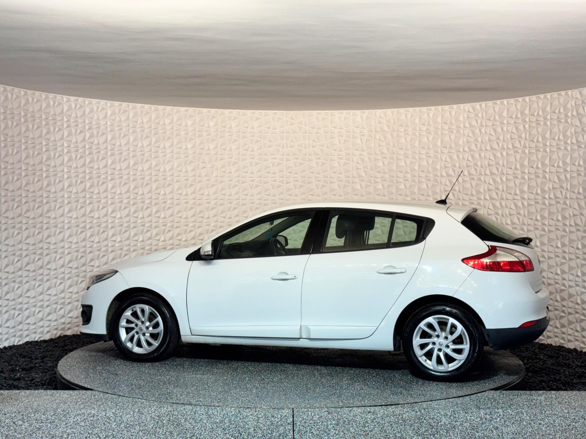 Renault Megane - Image 19