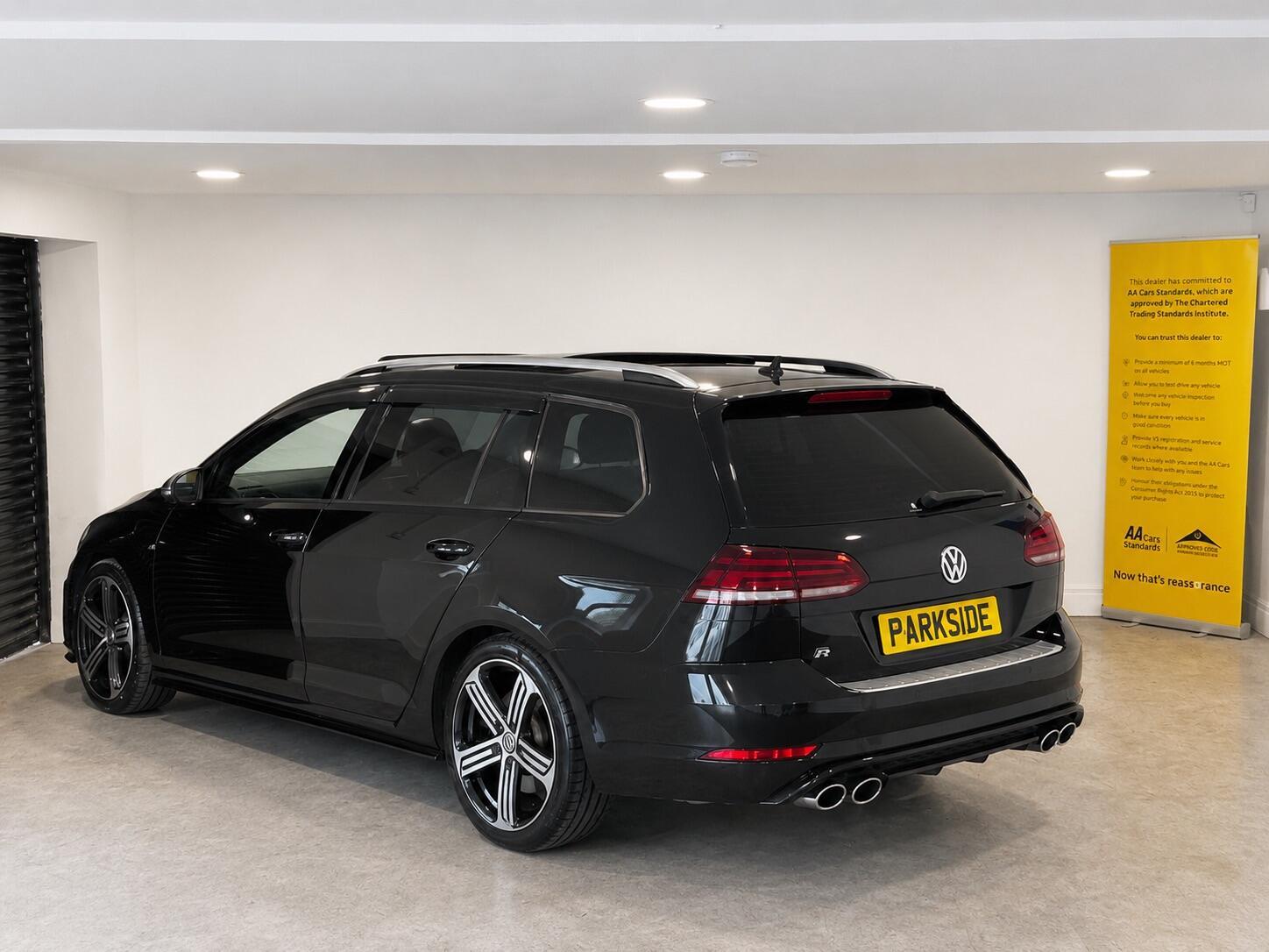 Volkswagen Golf - Image 11