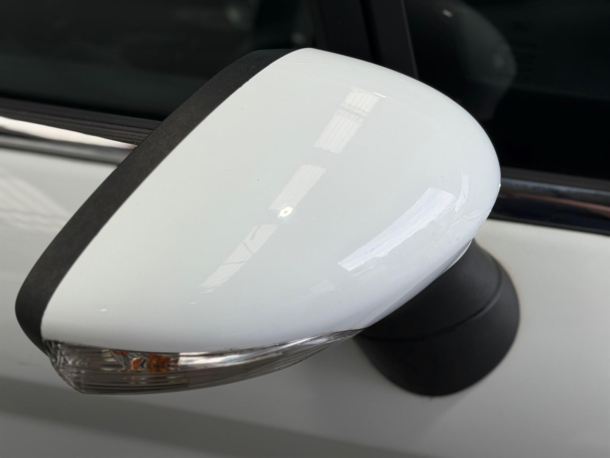 Ford Fiesta - Image 11