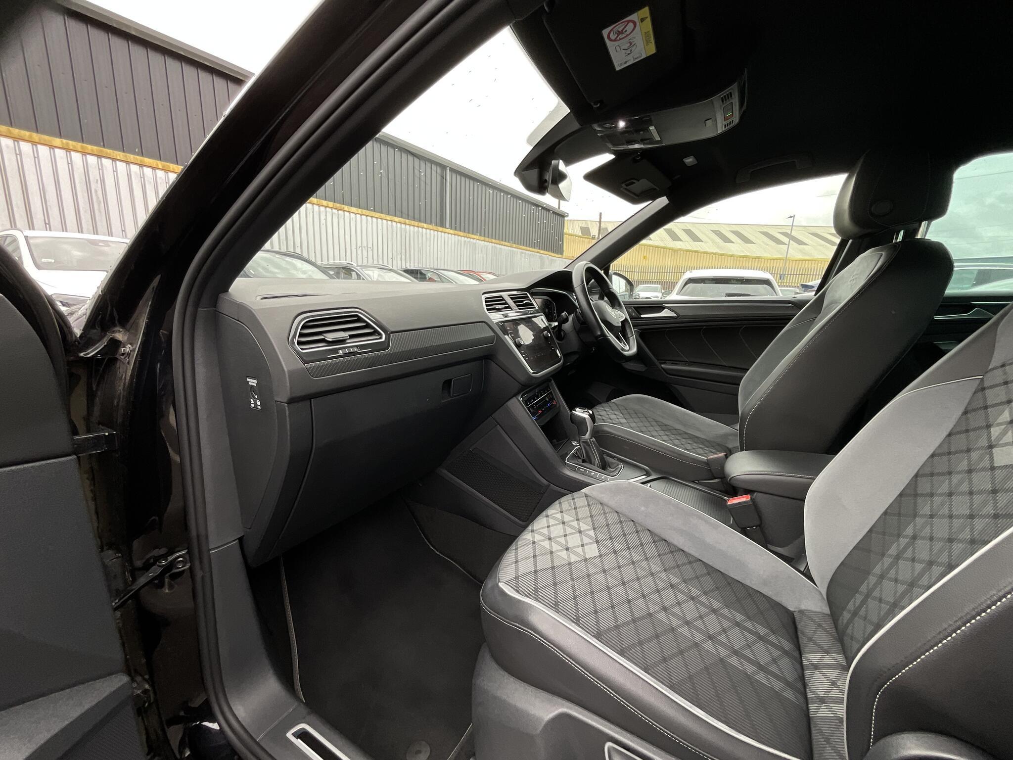 Volkswagen Tiguan - Image 17