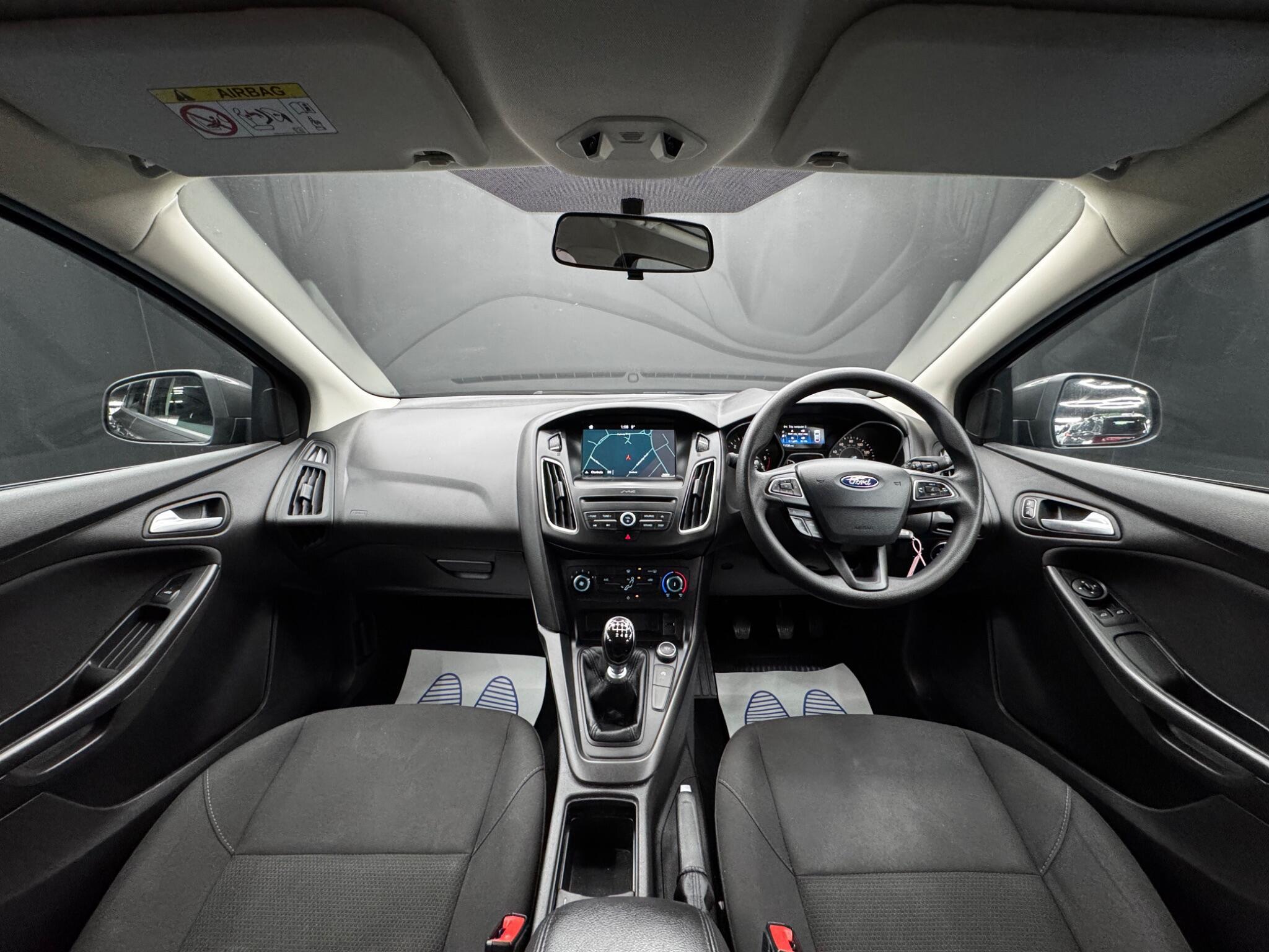 Ford Focus - Image 17