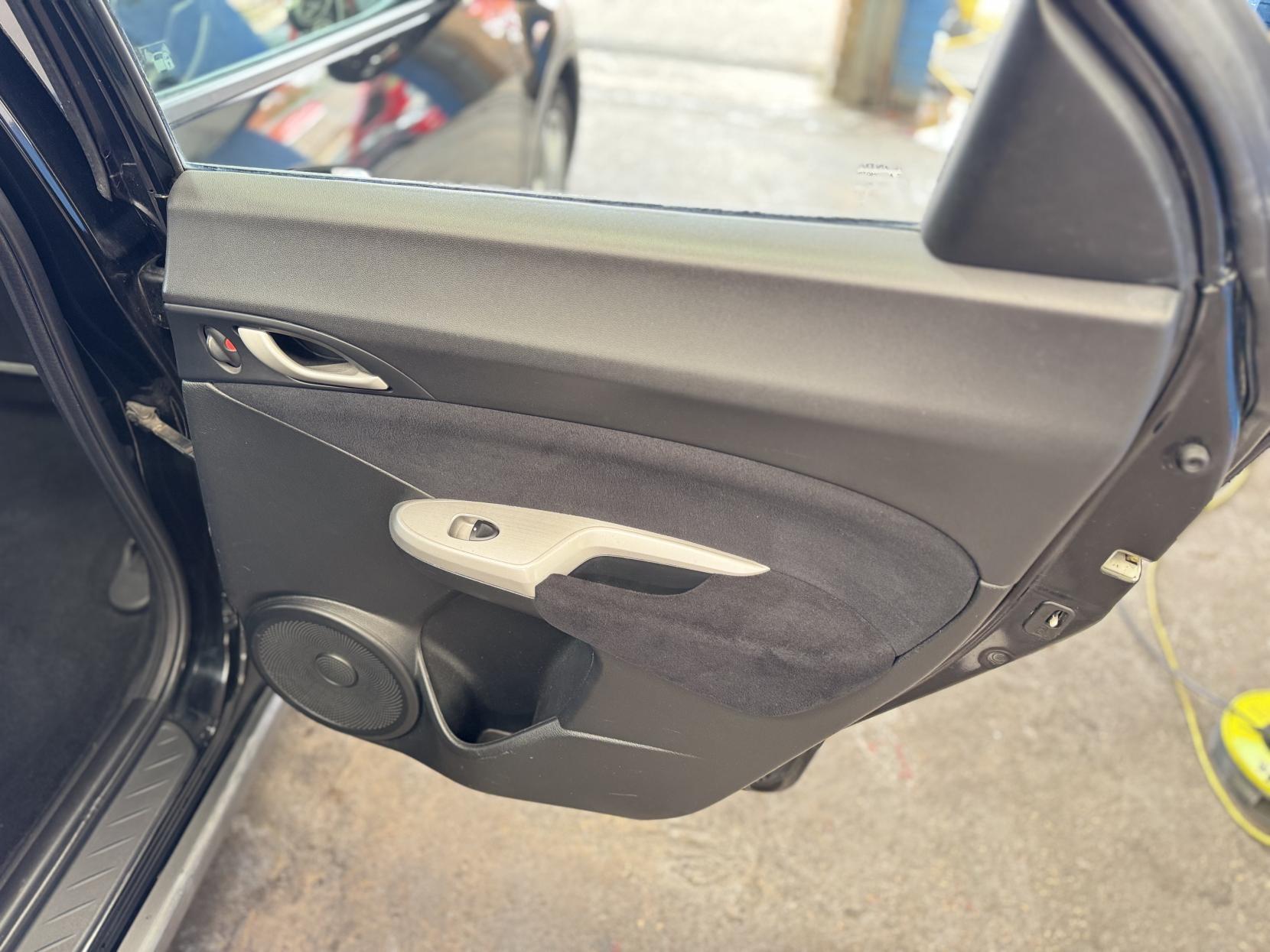 Honda Civic - Image 16